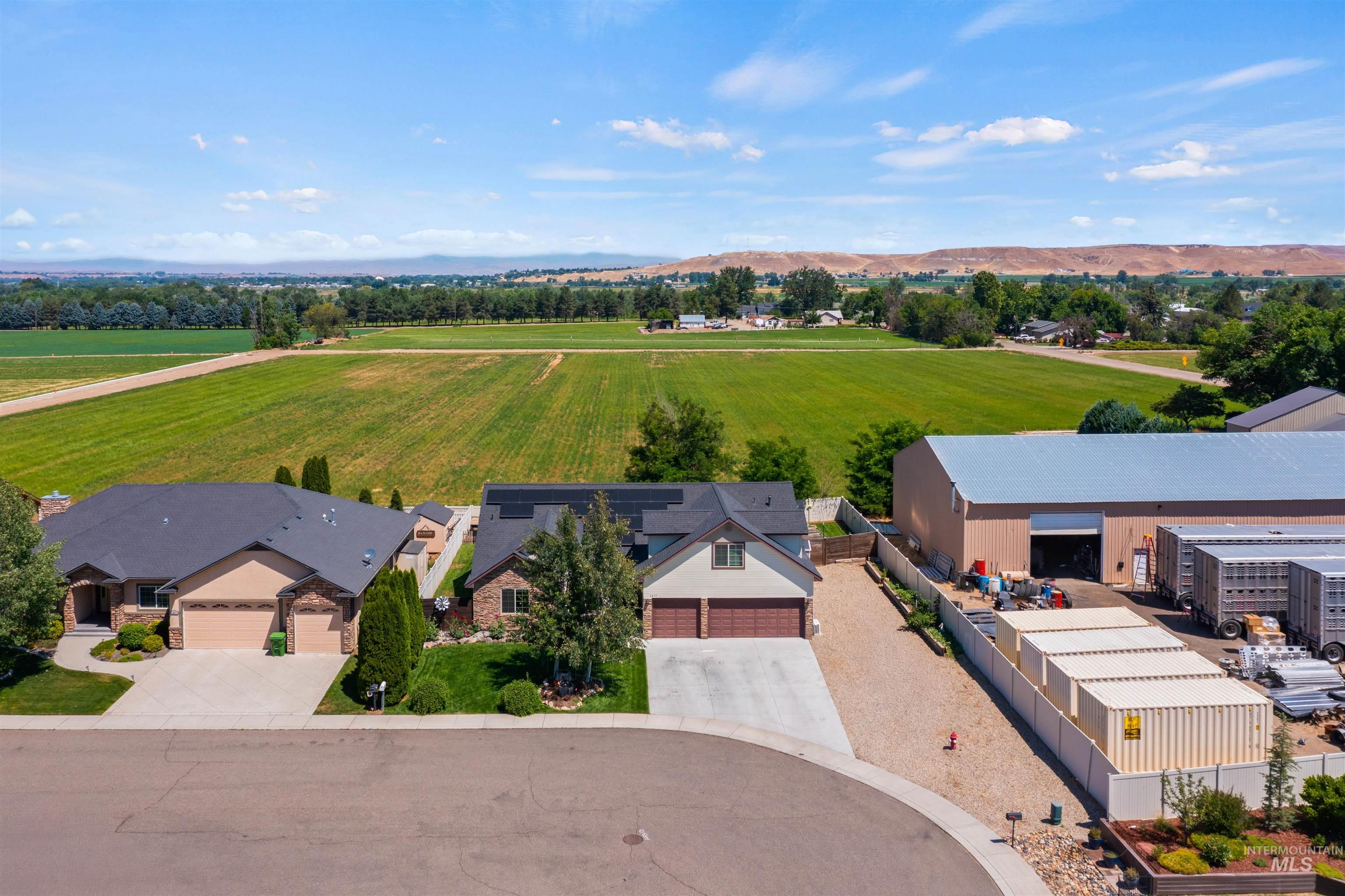 1877 Walnut Ave, Fruitland, Idaho 83619, 3 Bedrooms, 2 Bathrooms, Residential For Sale, Price $469,000,MLS 98991614