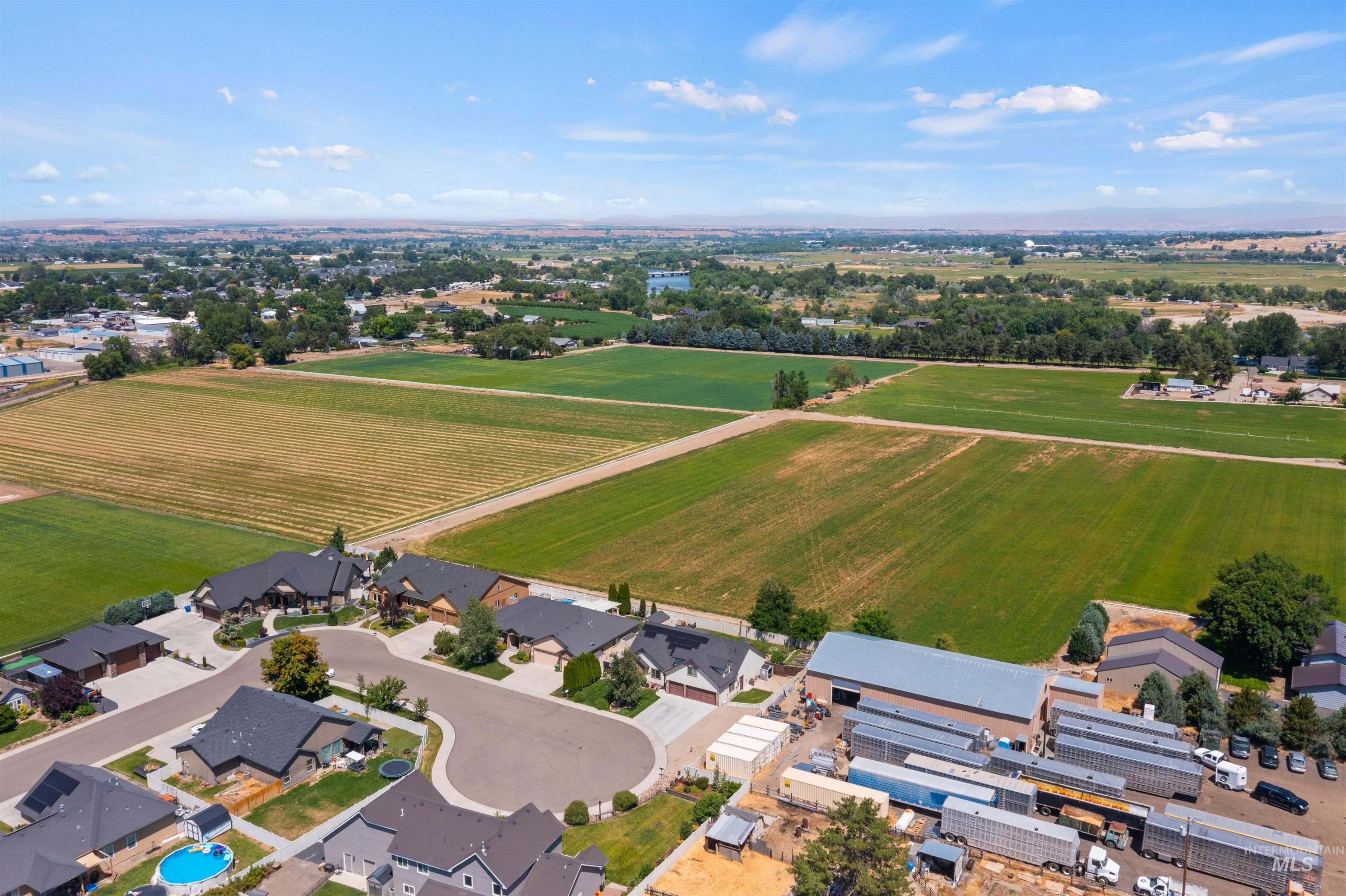 1877 Walnut Ave, Fruitland, Idaho 83619, 3 Bedrooms, 2 Bathrooms, Residential For Sale, Price $469,000,MLS 98991614