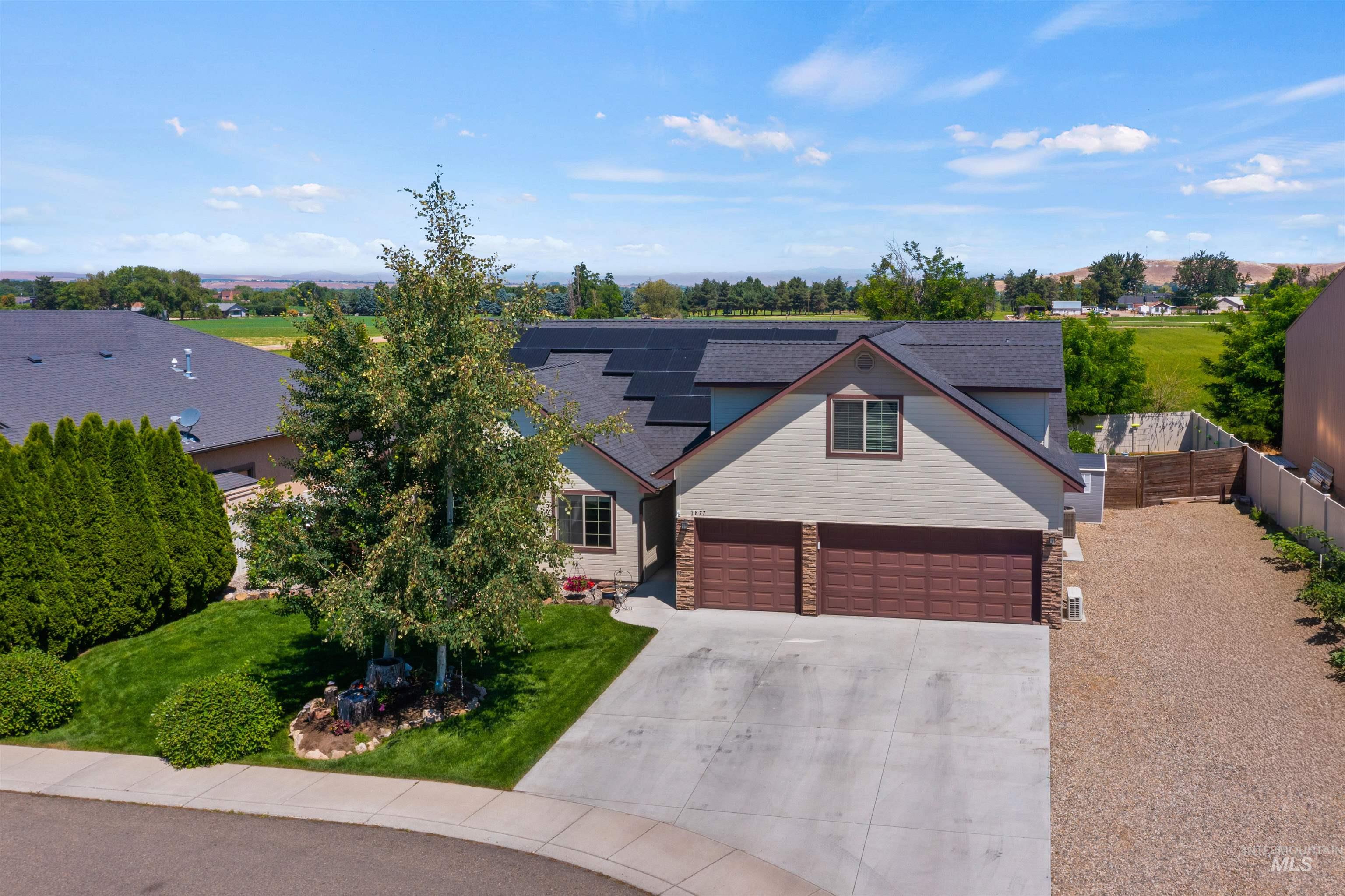 1877 Walnut Ave, Fruitland, Idaho 83619, 3 Bedrooms, 2 Bathrooms, Residential For Sale, Price $469,000,MLS 98991614