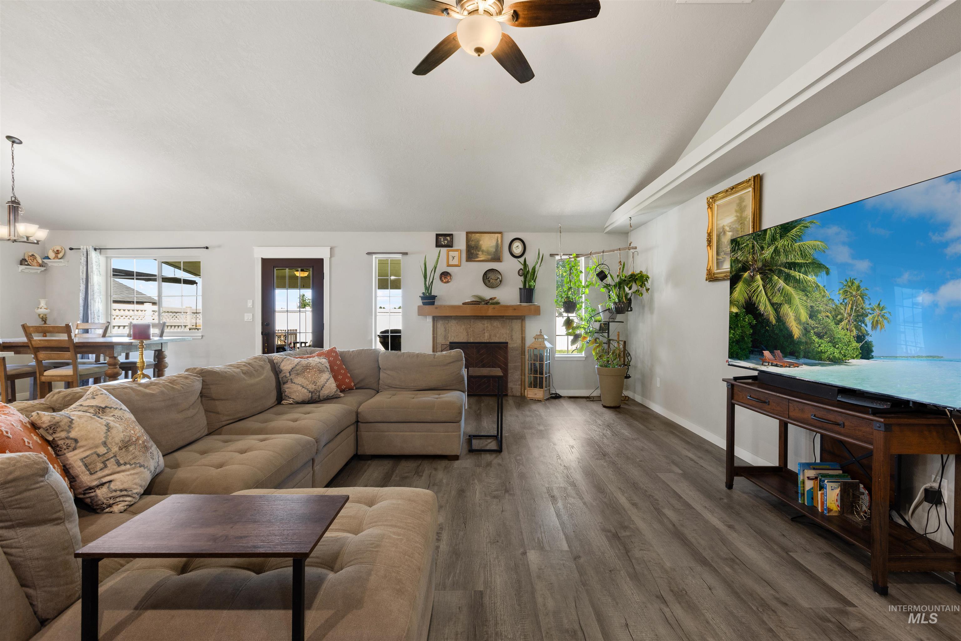 1877 Walnut Ave, Fruitland, Idaho 83619, 3 Bedrooms, 2 Bathrooms, Residential For Sale, Price $469,000,MLS 98991614