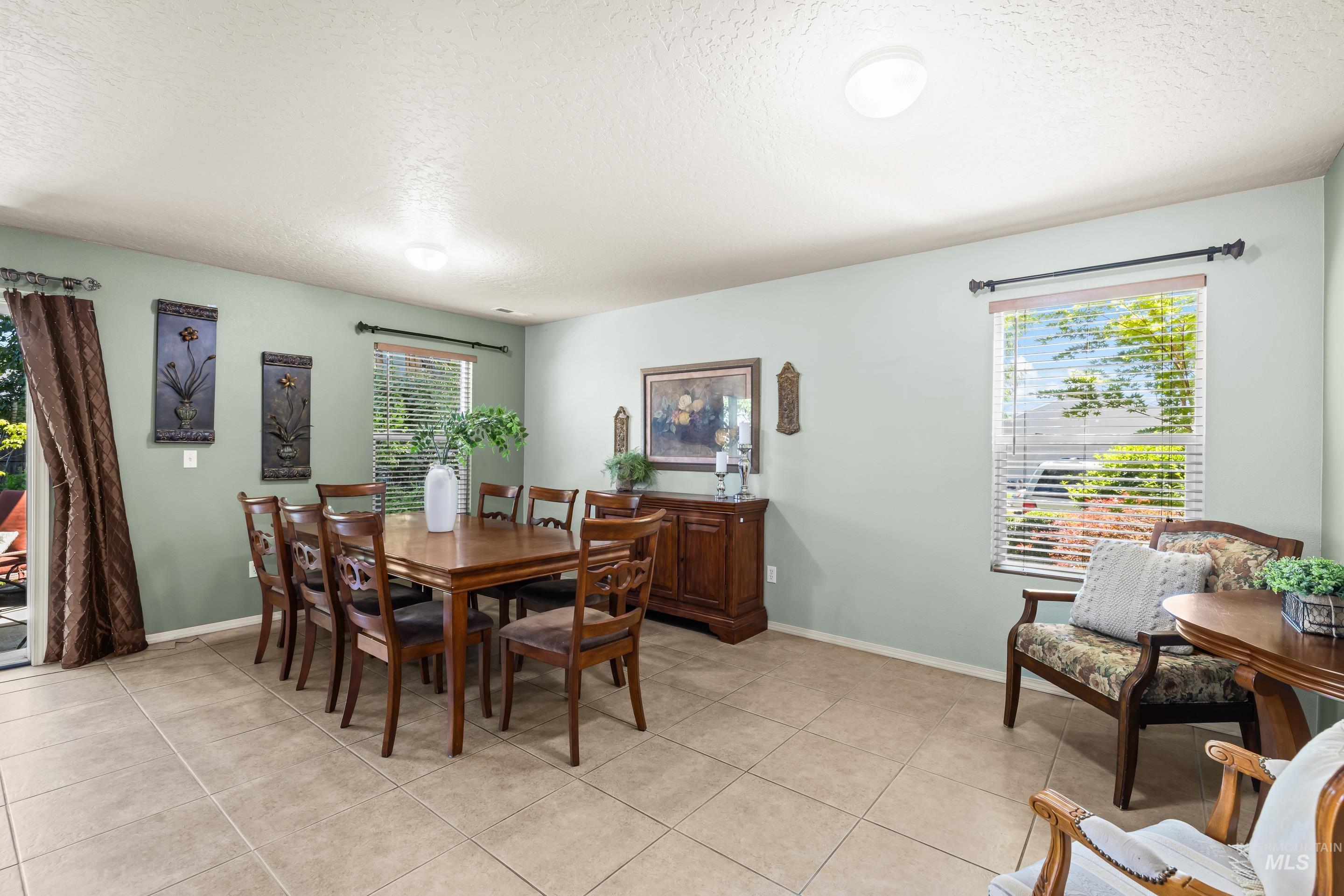 3209 Central Park Ct, Caldwell, Idaho 83605, 3 Bedrooms, 2.5 Bathrooms, Residential For Sale, Price $395,000,MLS 98991617