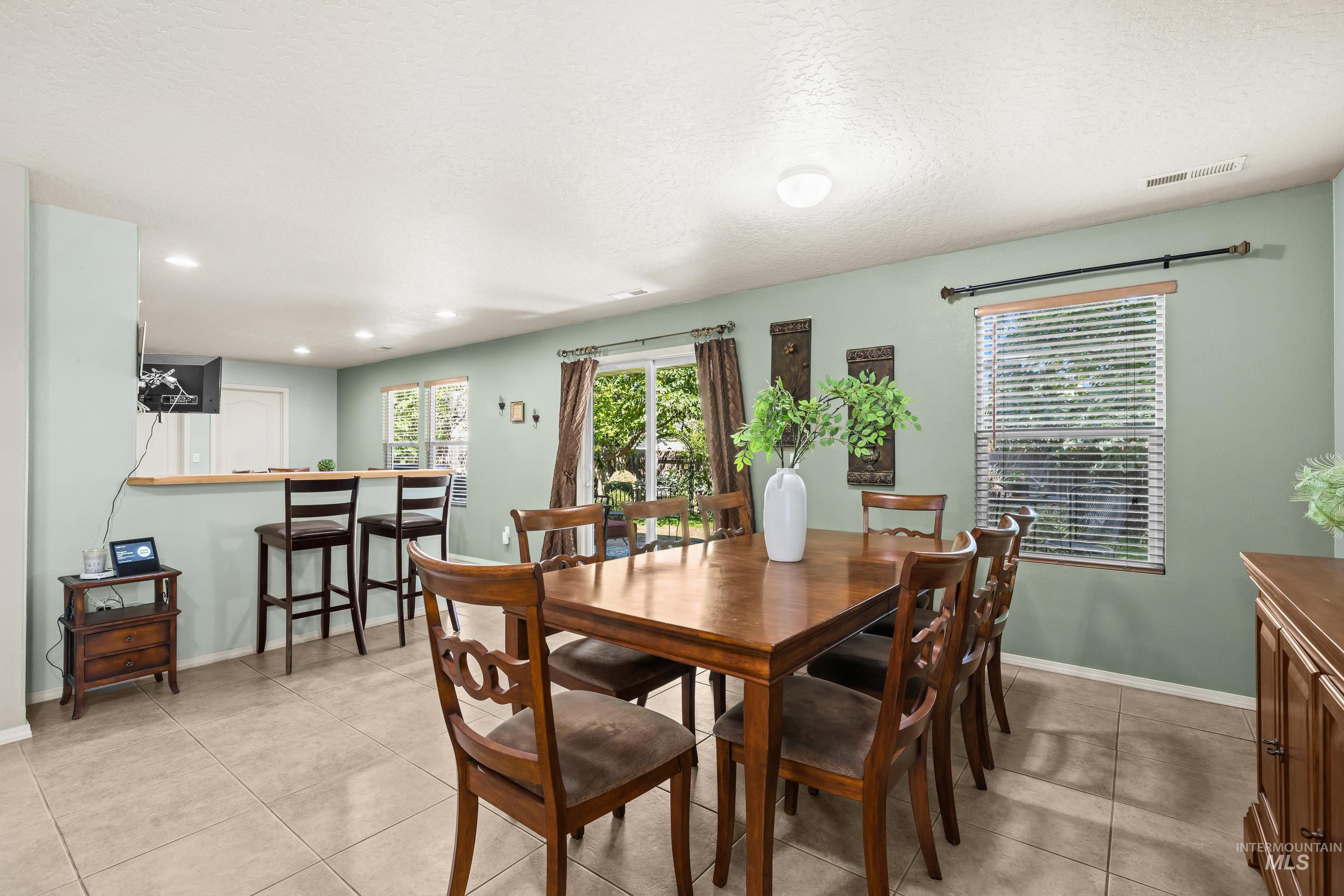3209 Central Park Ct, Caldwell, Idaho 83605, 3 Bedrooms, 2.5 Bathrooms, Residential For Sale, Price $395,000,MLS 98991617