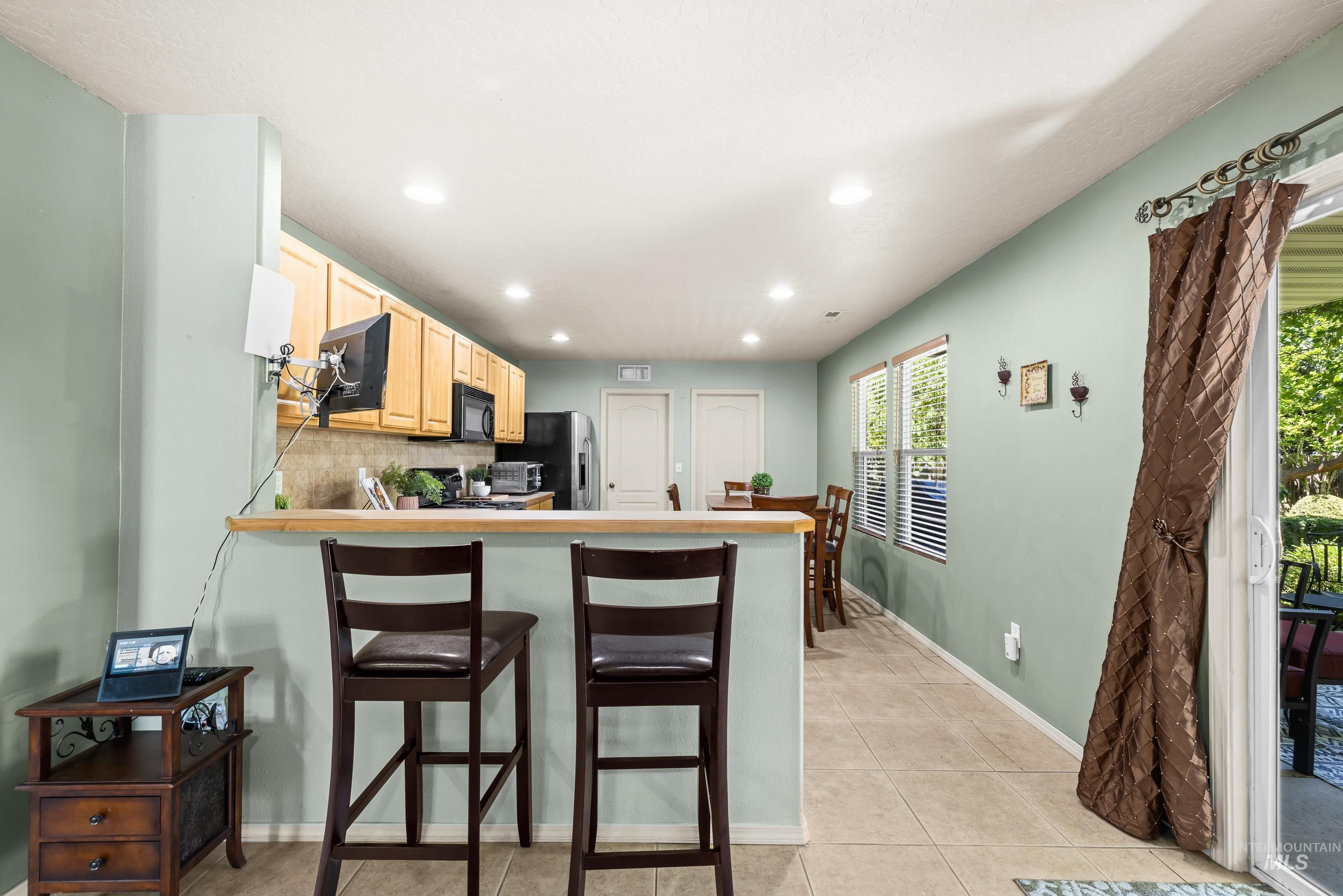 3209 Central Park Ct, Caldwell, Idaho 83605, 3 Bedrooms, 2.5 Bathrooms, Residential For Sale, Price $395,000,MLS 98991617