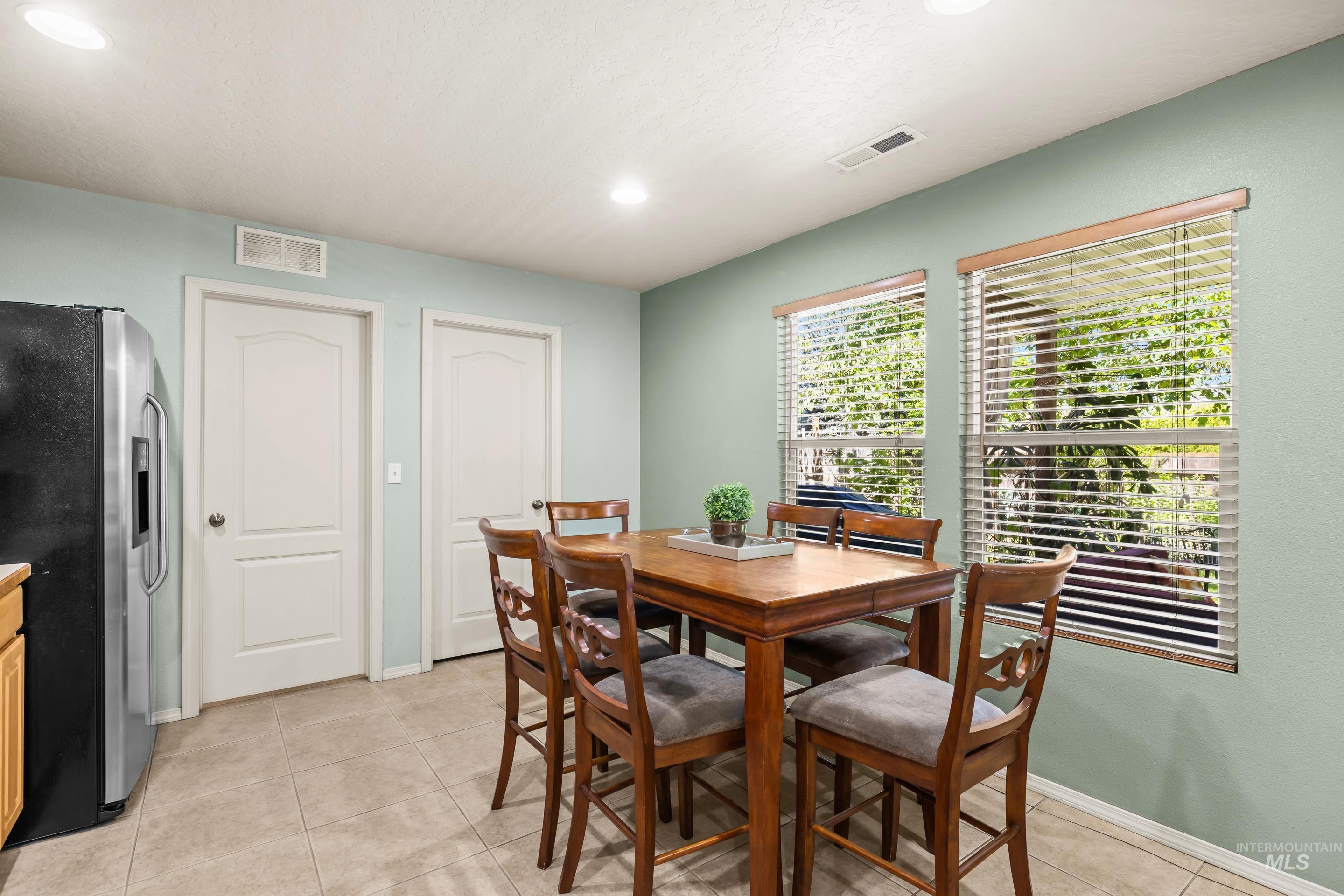 3209 Central Park Ct, Caldwell, Idaho 83605, 3 Bedrooms, 2.5 Bathrooms, Residential For Sale, Price $395,000,MLS 98991617