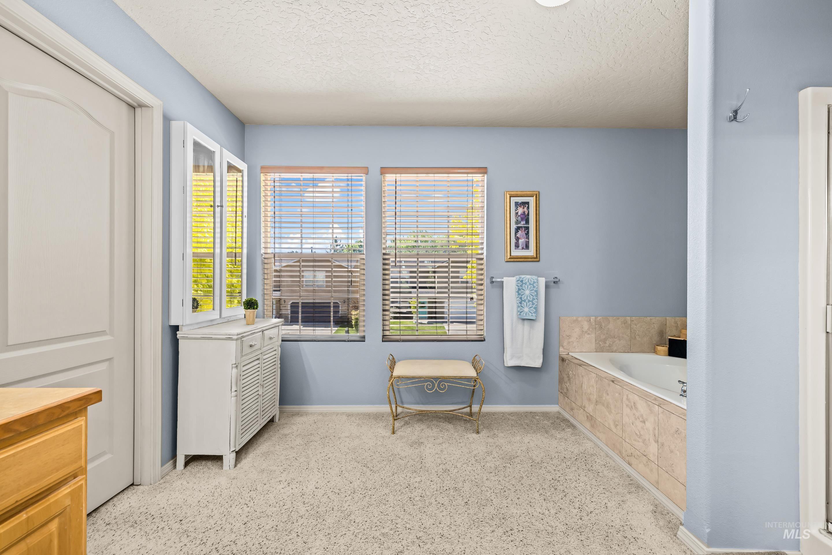 3209 Central Park Ct, Caldwell, Idaho 83605, 3 Bedrooms, 2.5 Bathrooms, Residential For Sale, Price $395,000,MLS 98991617