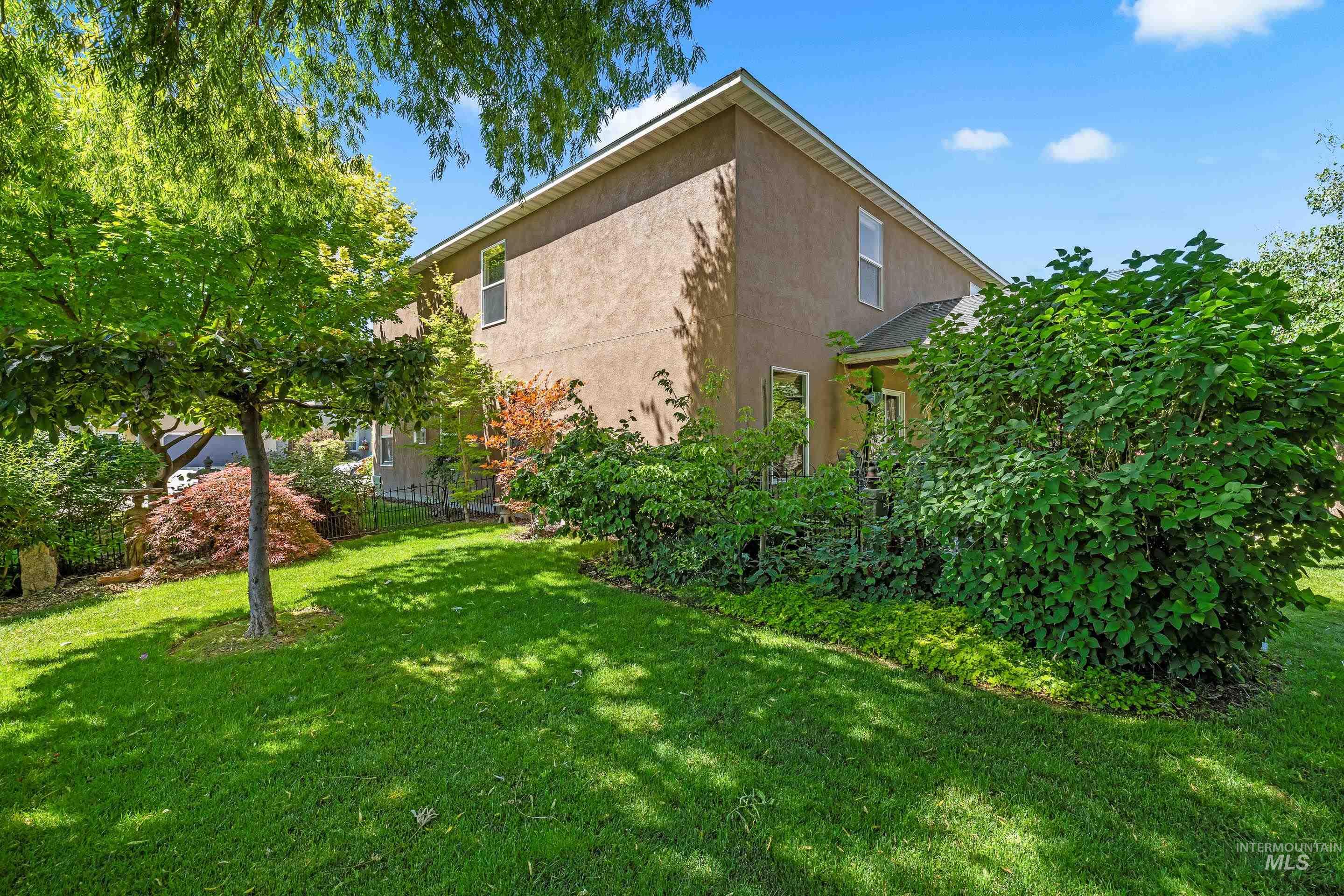 3209 Central Park Ct, Caldwell, Idaho 83605, 3 Bedrooms, 2.5 Bathrooms, Residential For Sale, Price $395,000,MLS 98991617