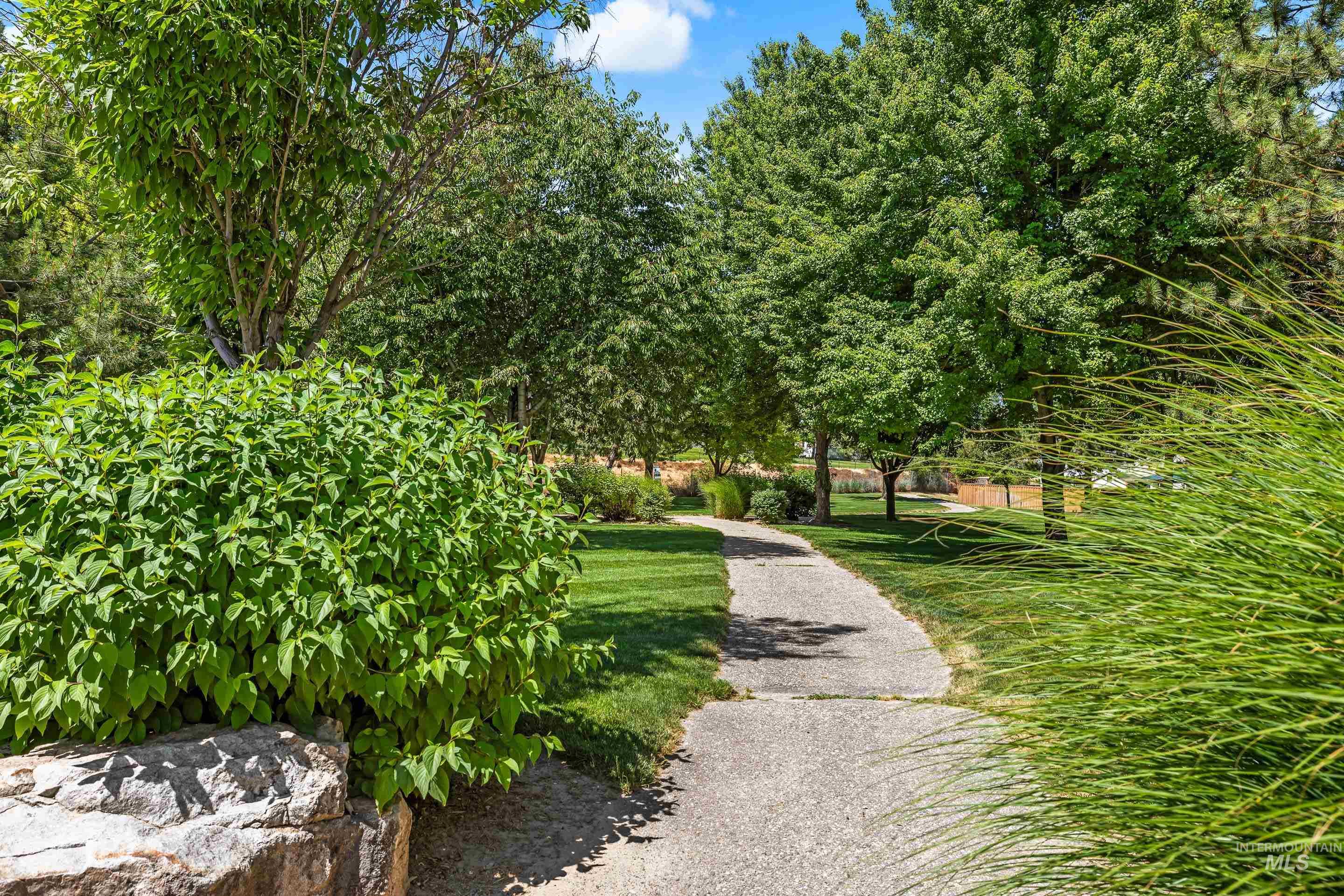 3209 Central Park Ct, Caldwell, Idaho 83605, 3 Bedrooms, 2.5 Bathrooms, Residential For Sale, Price $395,000,MLS 98991617