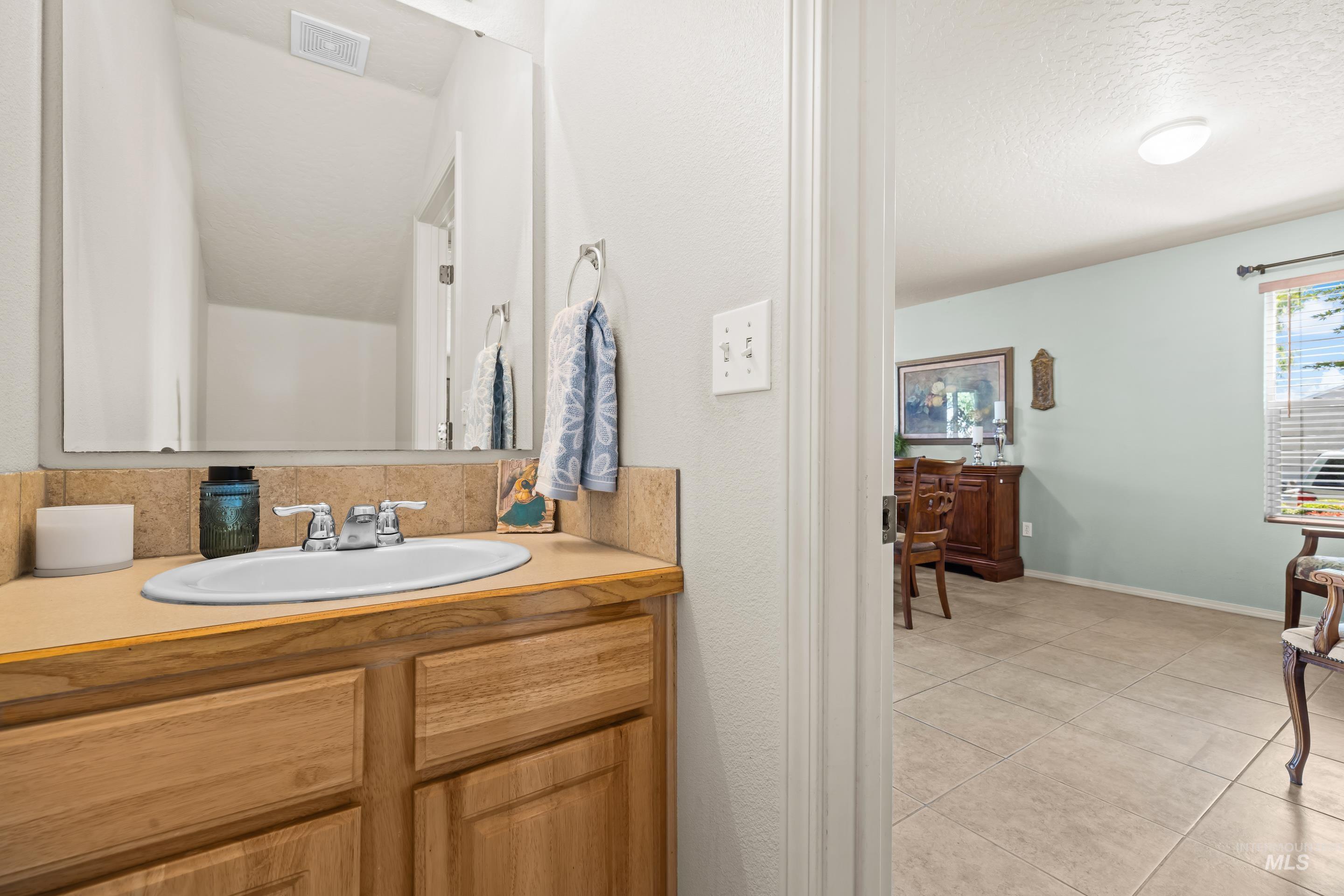 3209 Central Park Ct, Caldwell, Idaho 83605, 3 Bedrooms, 2.5 Bathrooms, Residential For Sale, Price $395,000,MLS 98991617