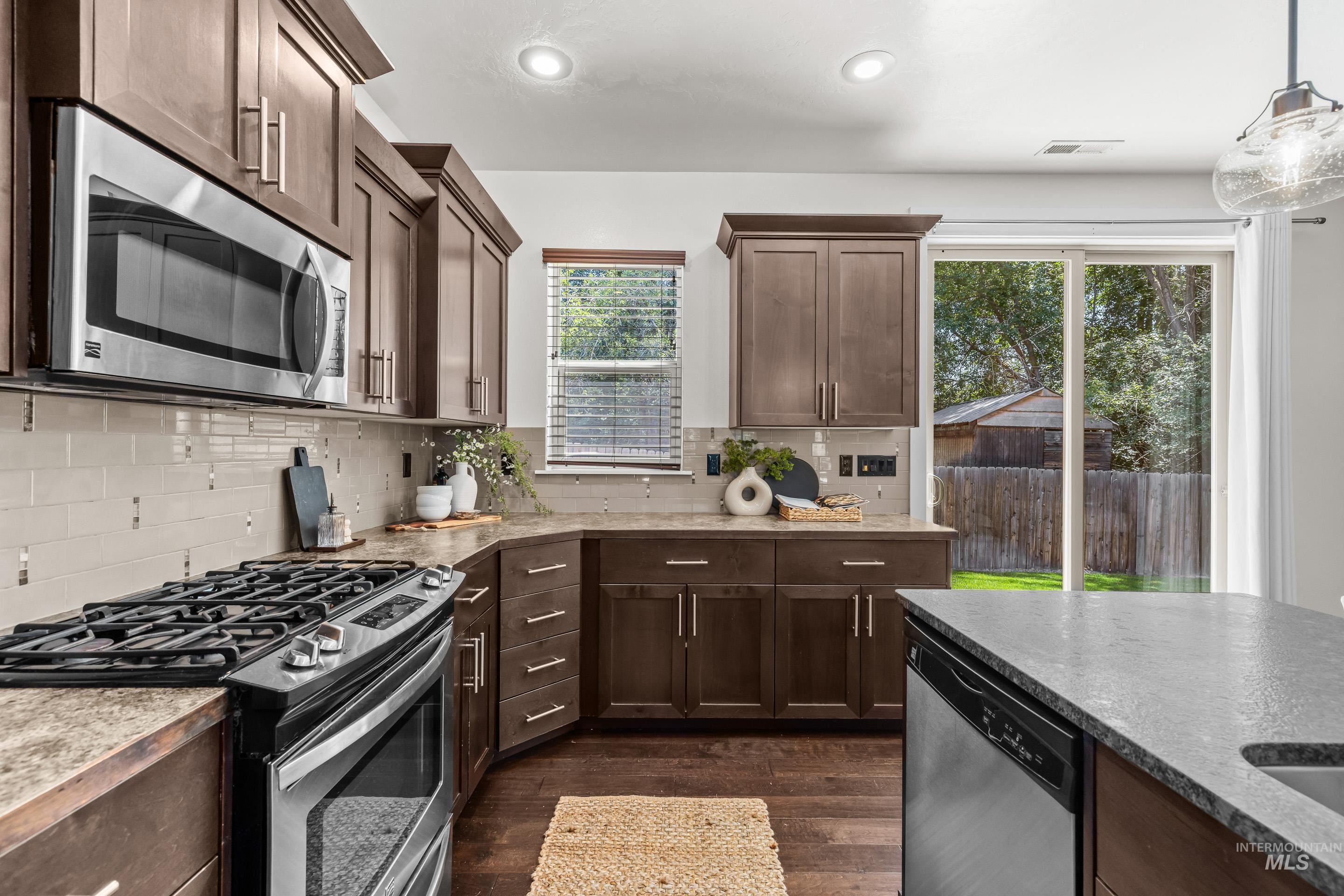 3124 S Skene Ave, Boise, Idaho 83705, 3 Bedrooms, 2.5 Bathrooms, Residential For Sale, Price $499,000,MLS 98991619