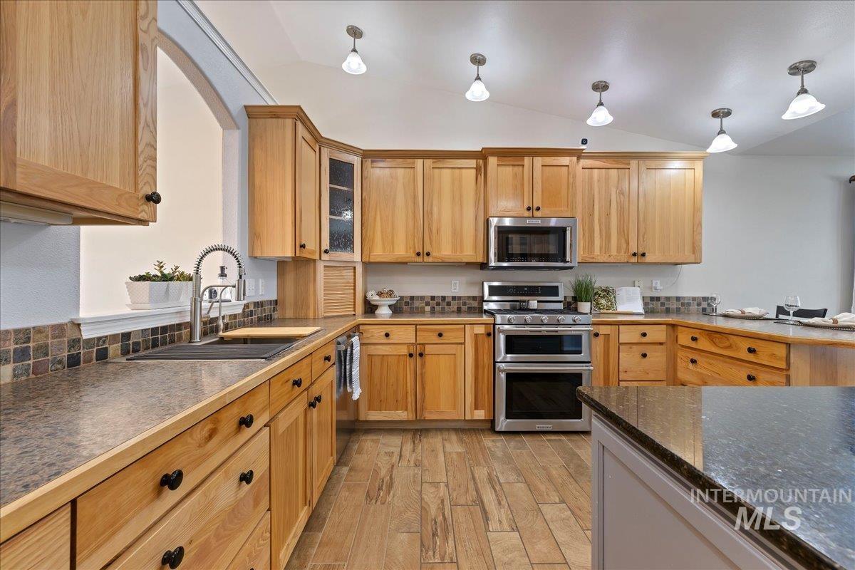 716 Teton Dr., Nampa, Idaho 83686, 3 Bedrooms, 2 Bathrooms, Residential For Sale, Price $399,000,MLS 98991620