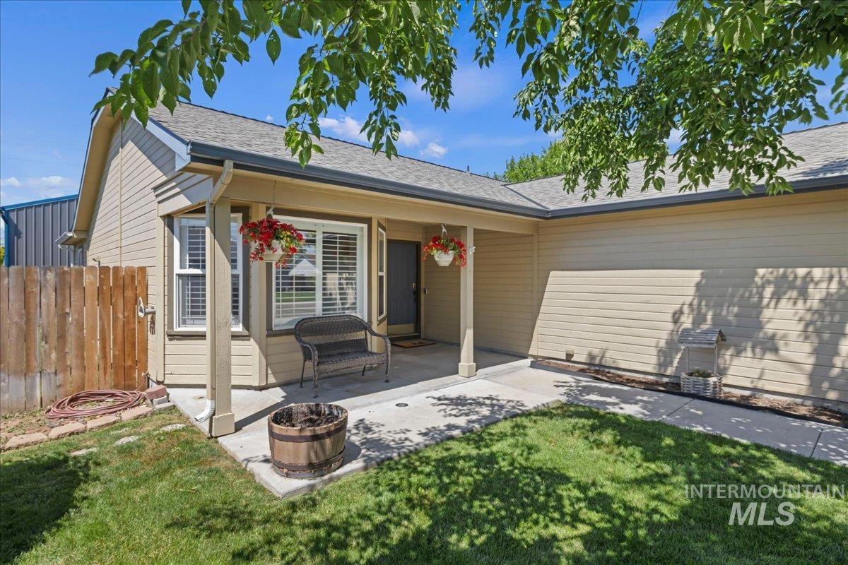 716 Teton Dr., Nampa, Idaho 83686, 3 Bedrooms, 2 Bathrooms, Residential For Sale, Price $399,000,MLS 98991620