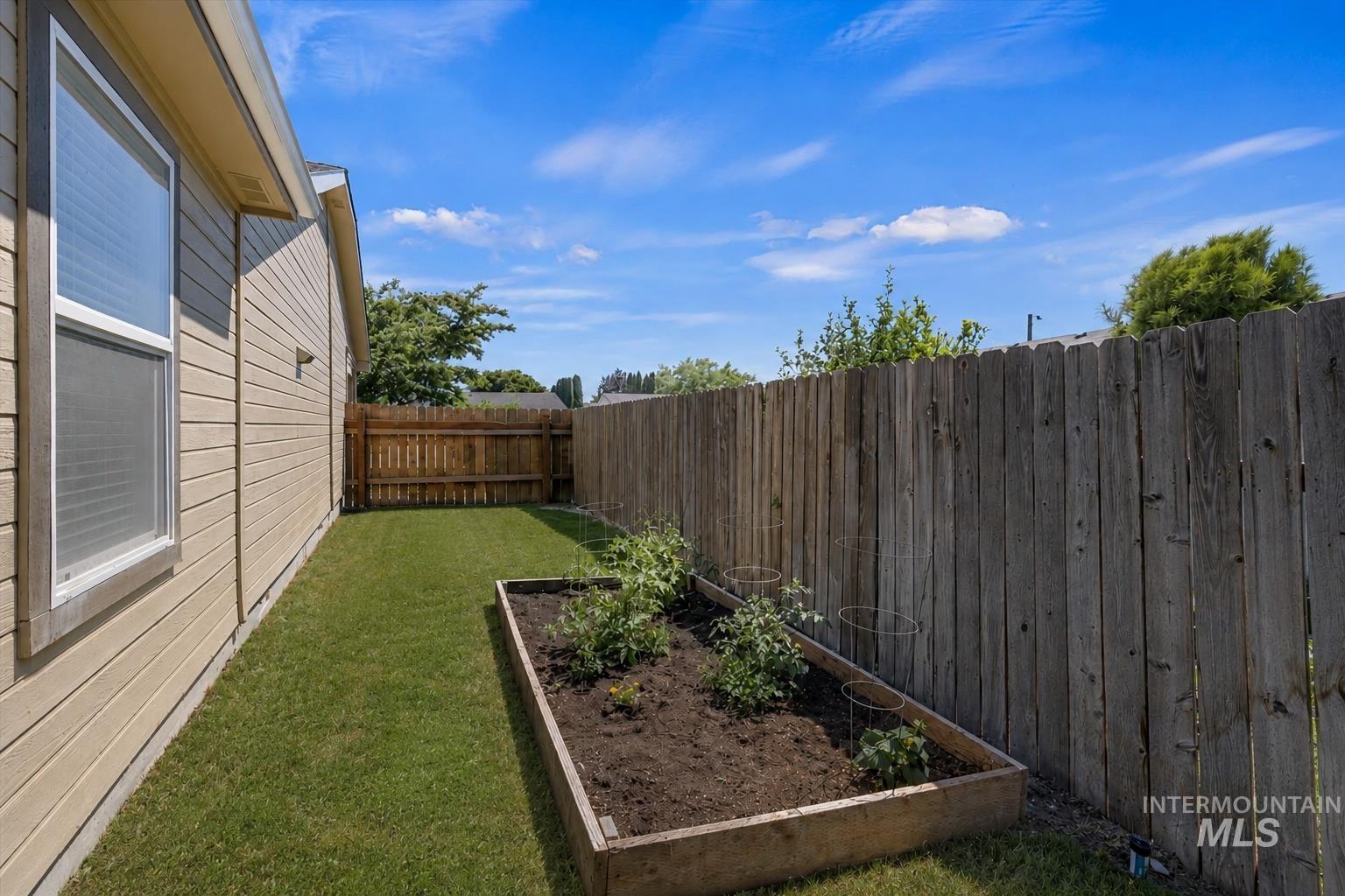 716 Teton Dr., Nampa, Idaho 83686, 3 Bedrooms, 2 Bathrooms, Residential For Sale, Price $399,000,MLS 98991620
