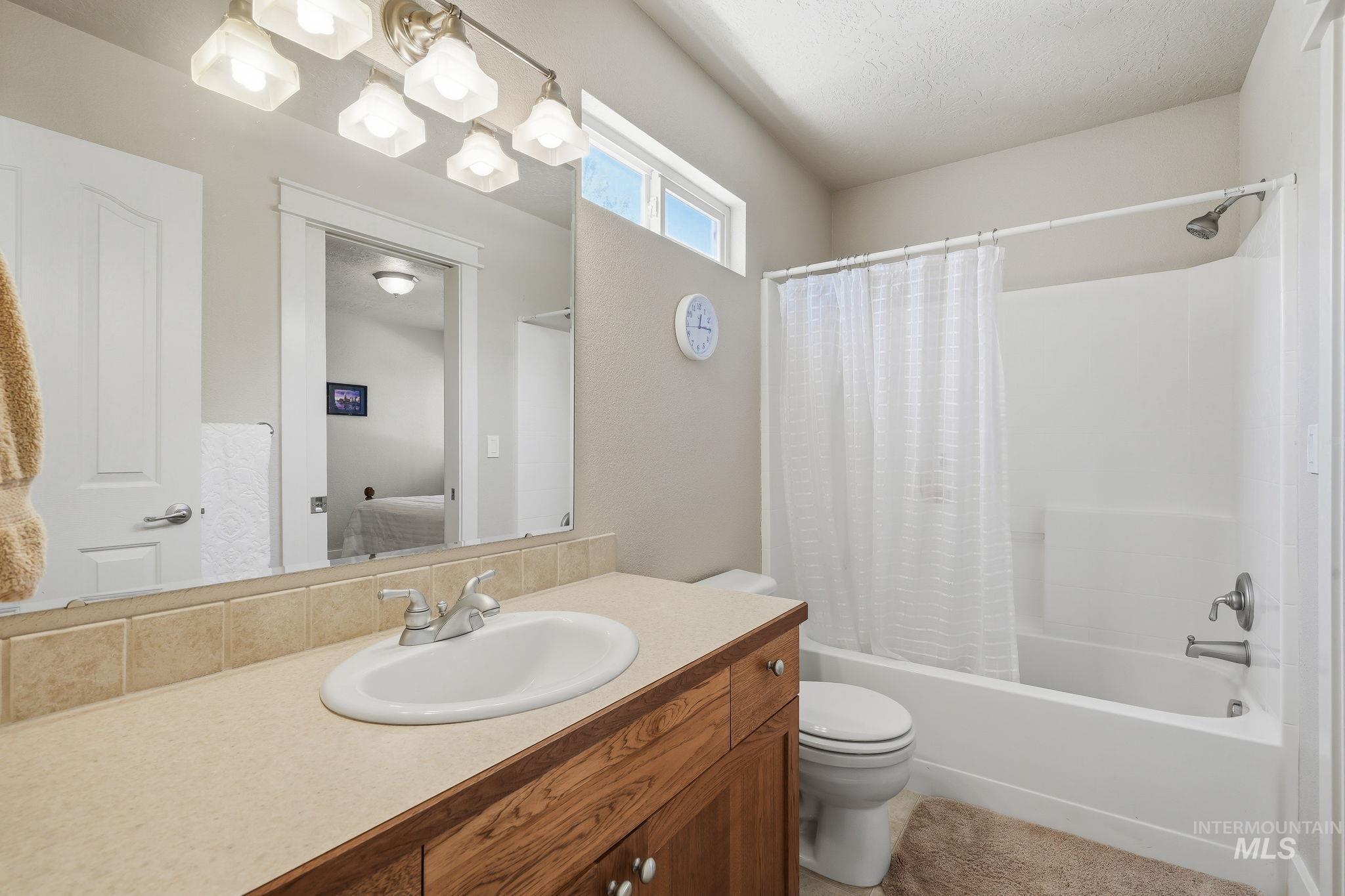 5403 S Pegasus, Boise, Idaho 83716, 5 Bedrooms, 3.5 Bathrooms, Residential For Sale, Price $725,000,MLS 98991623