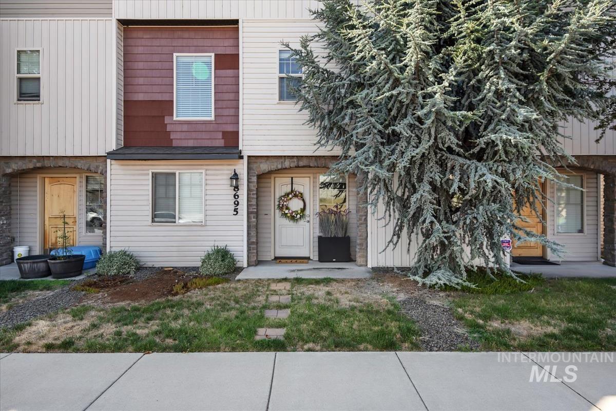 8695 W Pine Valley Ln, Boise, Idaho 83709, 3 Bedrooms, 2.5 Bathrooms, Residential For Sale, Price $345,950,MLS 98991624