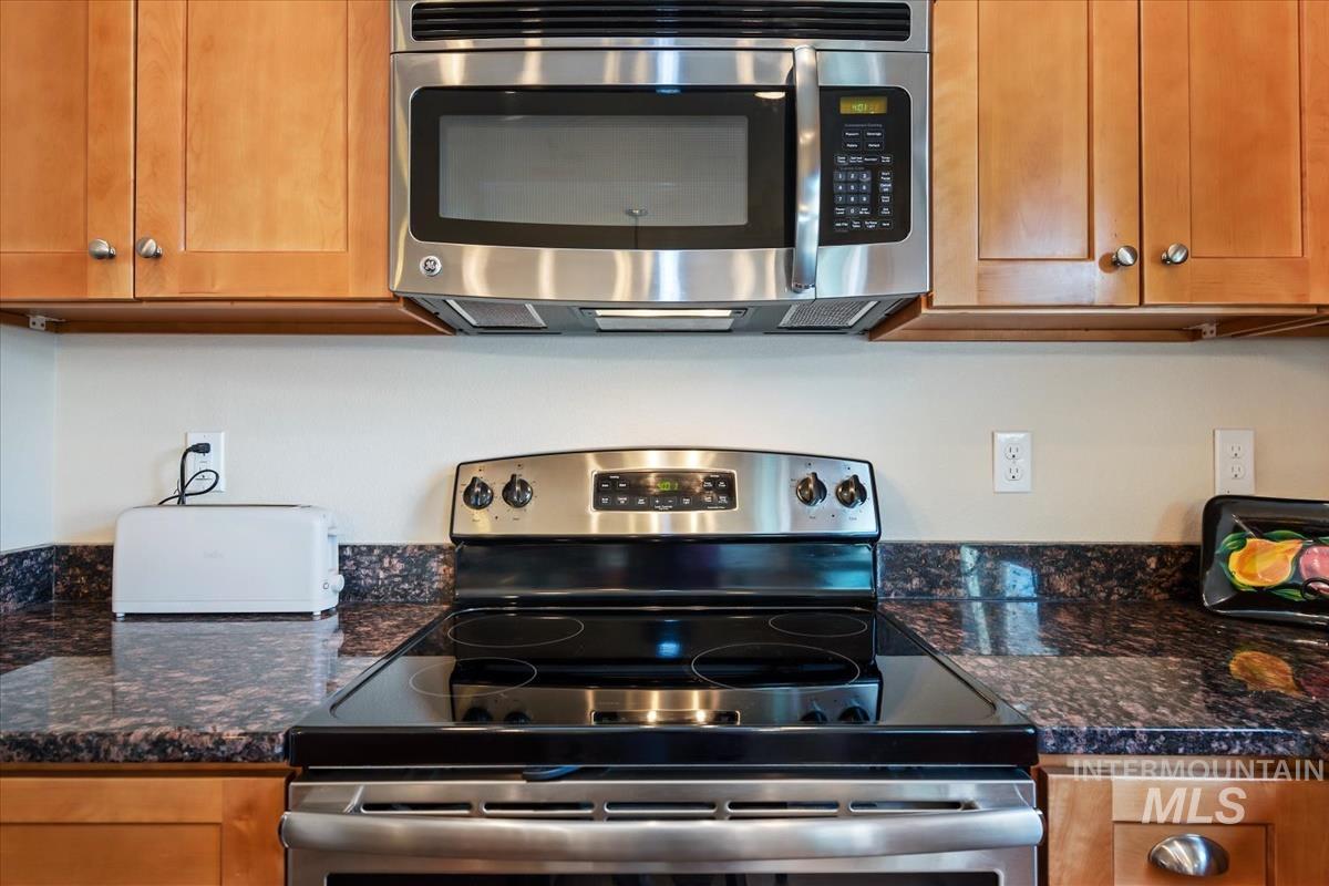 8695 W Pine Valley Ln, Boise, Idaho 83709, 3 Bedrooms, 2.5 Bathrooms, Residential For Sale, Price $345,950,MLS 98991624