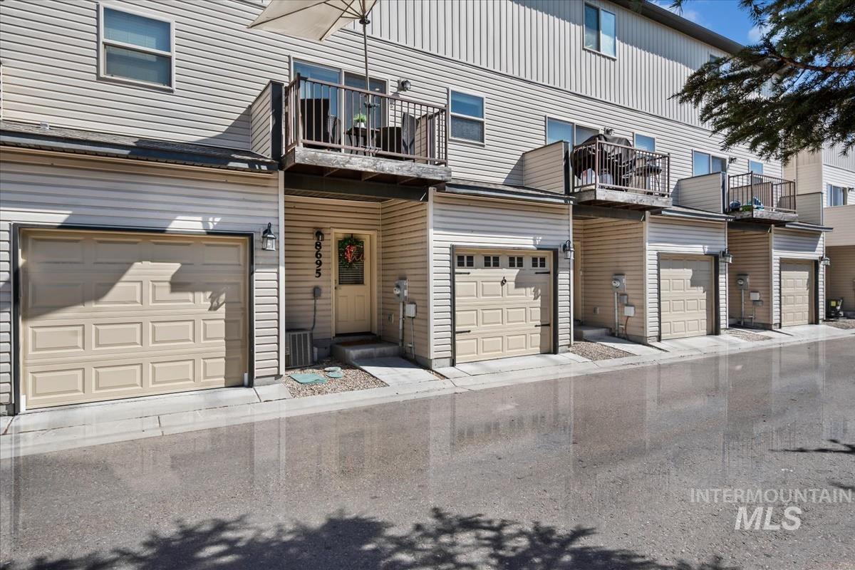 8695 W Pine Valley Ln, Boise, Idaho 83709, 3 Bedrooms, 2.5 Bathrooms, Residential For Sale, Price $345,950,MLS 98991624