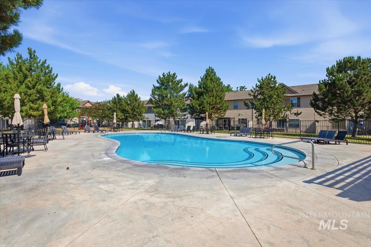 8695 W Pine Valley Ln, Boise, Idaho 83709, 3 Bedrooms, 2.5 Bathrooms, Residential For Sale, Price $345,950,MLS 98991624