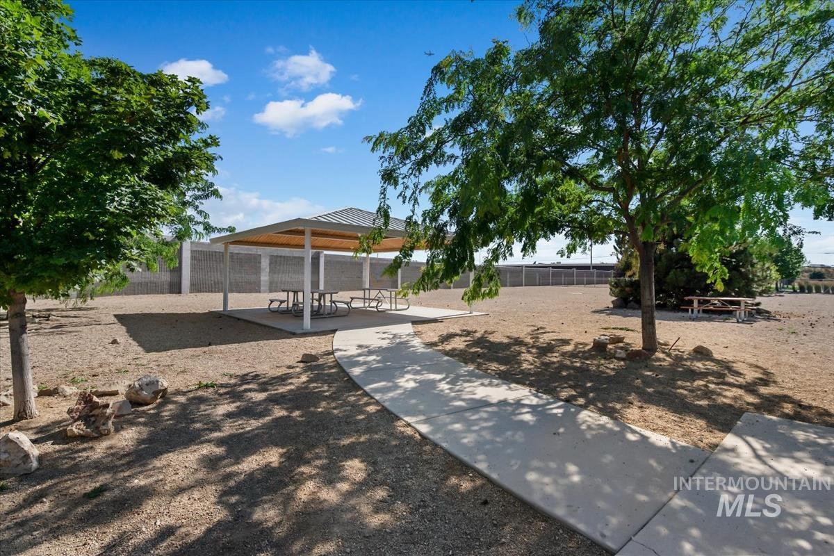 8695 W Pine Valley Ln, Boise, Idaho 83709, 3 Bedrooms, 2.5 Bathrooms, Residential For Sale, Price $345,950,MLS 98991624