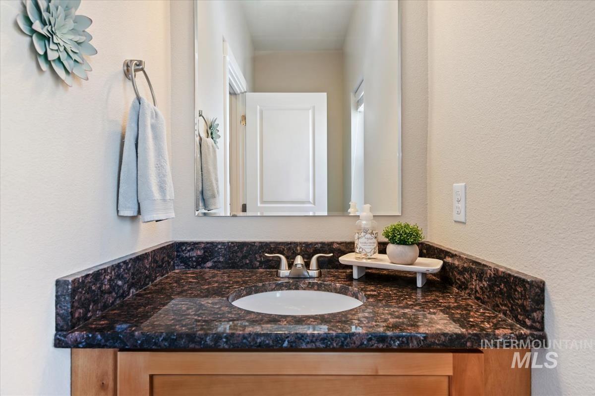 8695 W Pine Valley Ln, Boise, Idaho 83709, 3 Bedrooms, 2.5 Bathrooms, Residential For Sale, Price $345,950,MLS 98991624