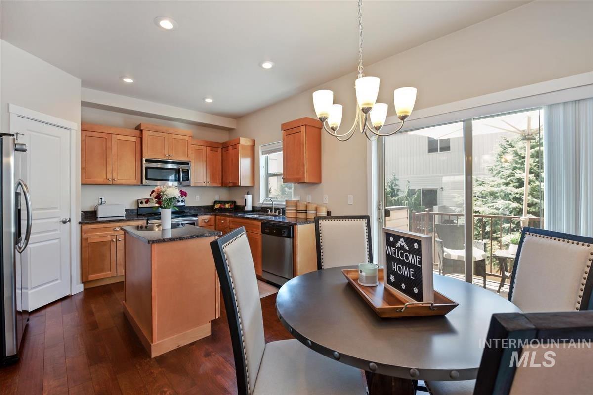 8695 W Pine Valley Ln, Boise, Idaho 83709, 3 Bedrooms, 2.5 Bathrooms, Residential For Sale, Price $345,950,MLS 98991624