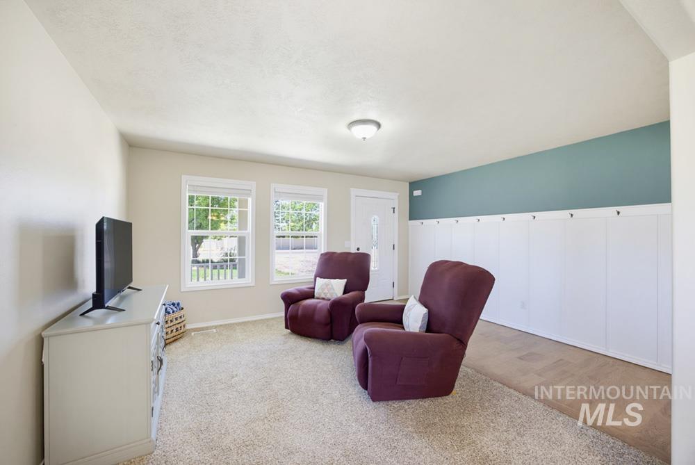 8104 S Happy Valley Rd, Kuna, Idaho 83634, 4 Bedrooms, 2.5 Bathrooms, Residential For Sale, Price $648,000,MLS 98991626