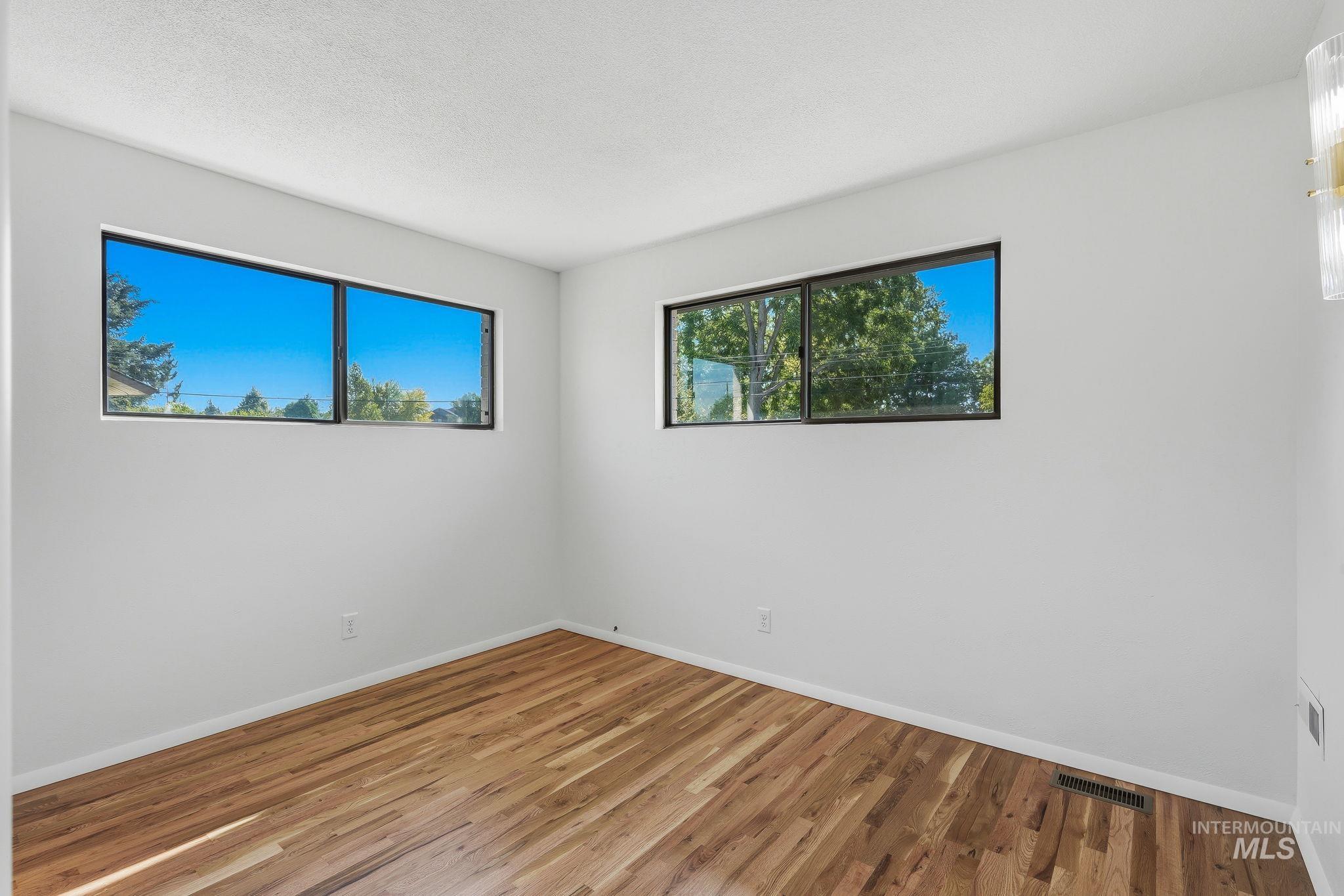 3513 W Normandie Drive, Boise, Idaho 83705, 5 Bedrooms, 2 Bathrooms, Residential For Sale, Price $499,900,MLS 98991627