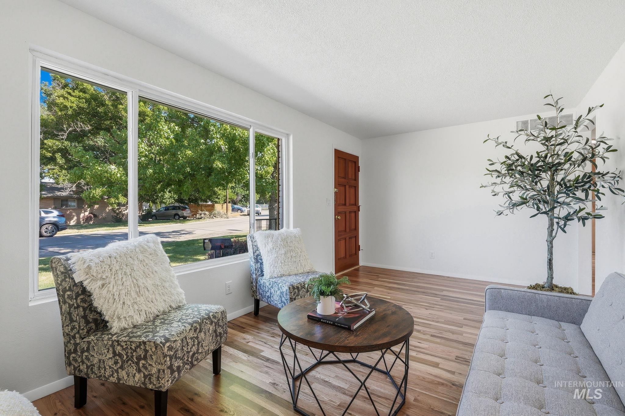 3513 W Normandie Drive, Boise, Idaho 83705, 5 Bedrooms, 2 Bathrooms, Residential For Sale, Price $499,900,MLS 98991627