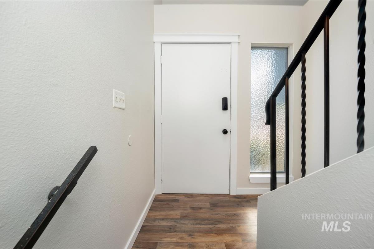 385 S 5th East, Mountain Home, Idaho 83647, 4 Bedrooms, 2 Bathrooms, Residential For Sale, Price $355,000,MLS 98991629