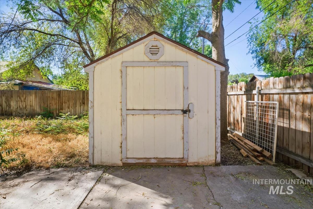 385 S 5th East, Mountain Home, Idaho 83647, 4 Bedrooms, 2 Bathrooms, Residential For Sale, Price $355,000,MLS 98991629