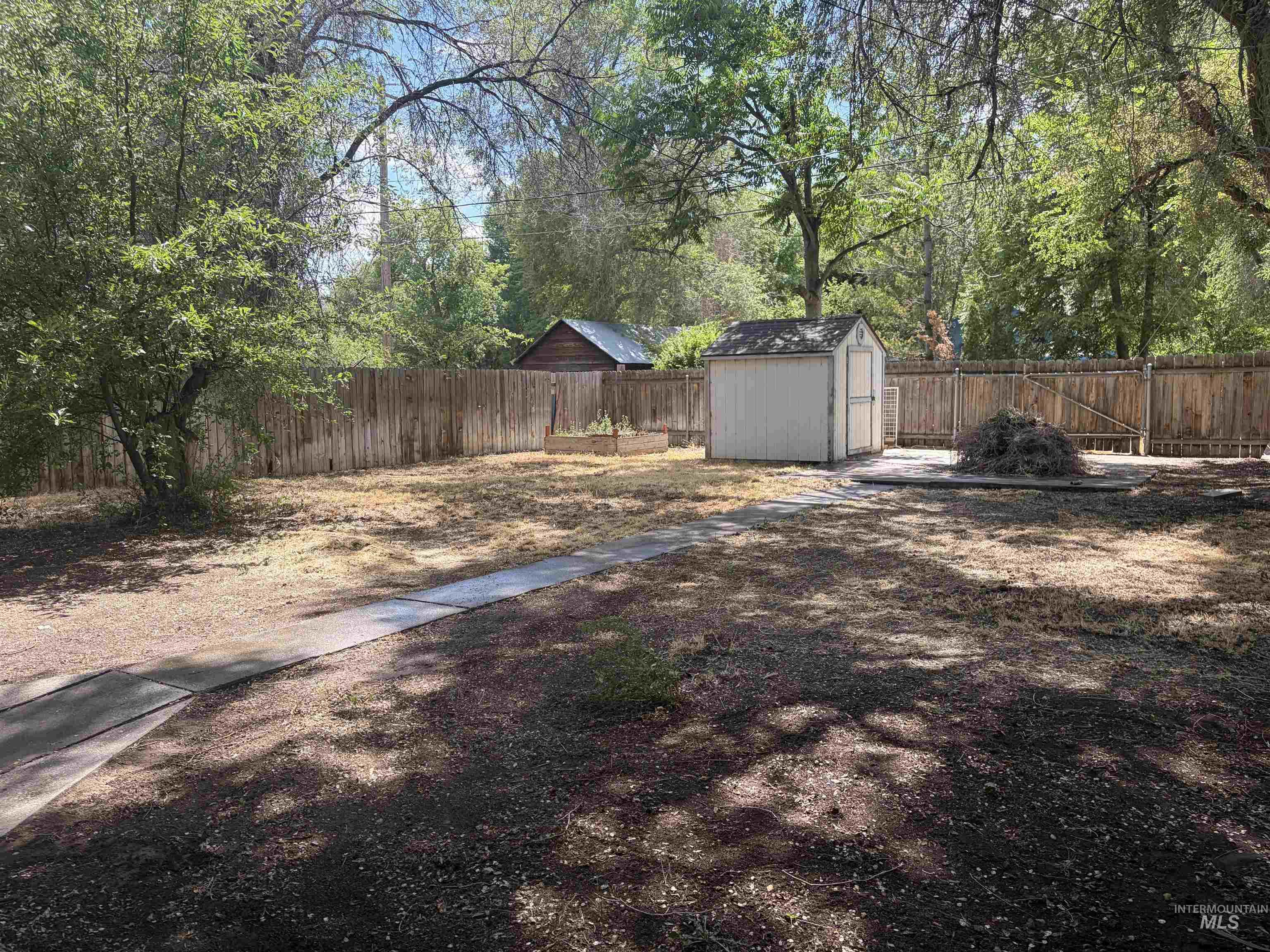385 S 5th East, Mountain Home, Idaho 83647, 4 Bedrooms, 2 Bathrooms, Residential For Sale, Price $355,000,MLS 98991629