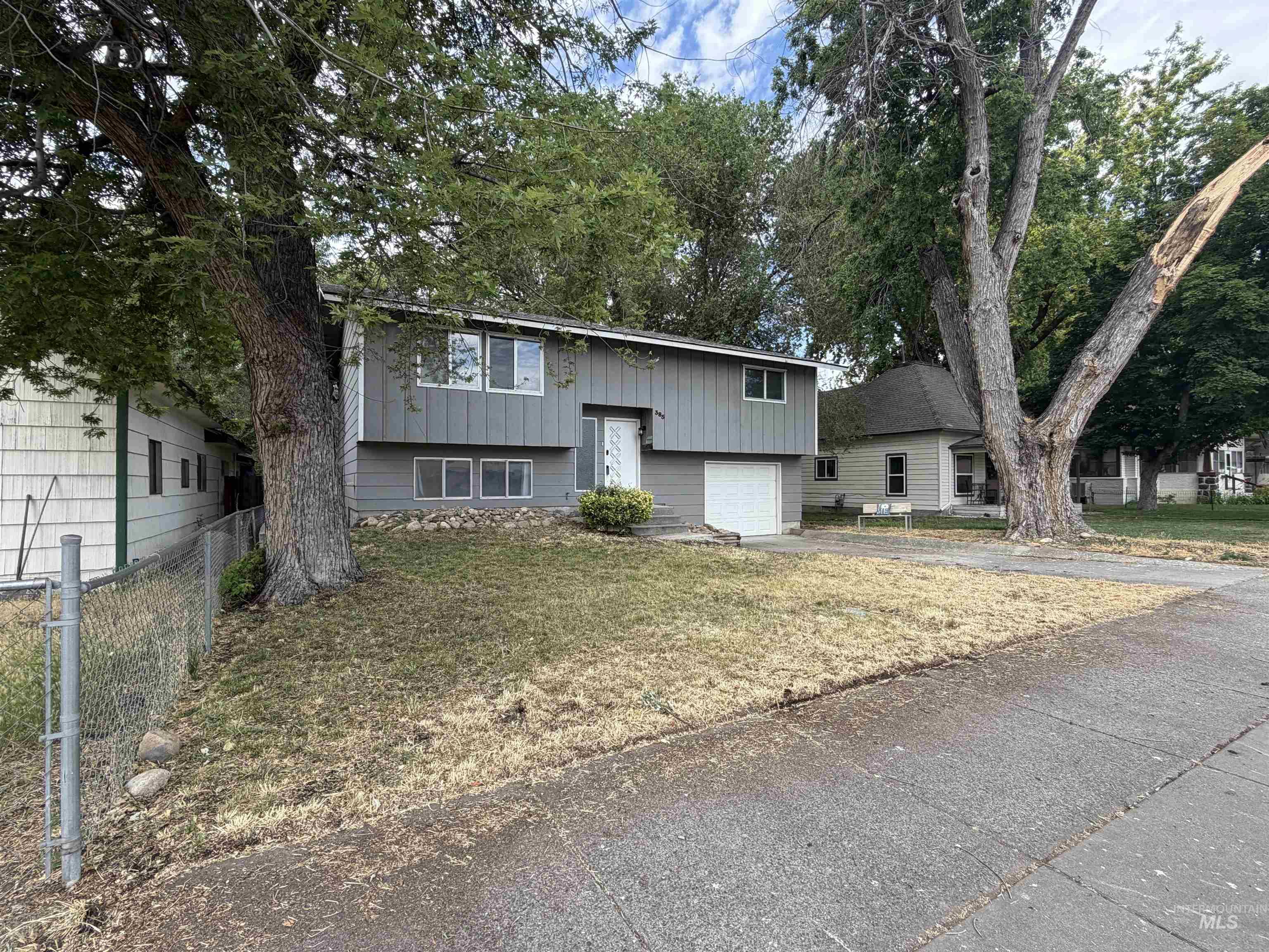 385 S 5th East, Mountain Home, Idaho 83647, 4 Bedrooms, 2 Bathrooms, Residential For Sale, Price $355,000,MLS 98991629