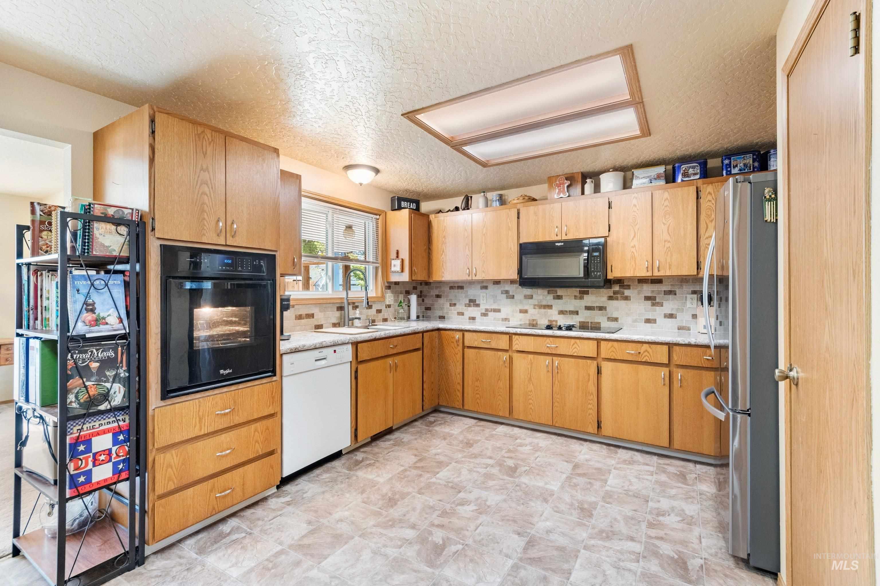 2020 S Juniper Street, Nampa, Idaho 83686, 3 Bedrooms, 2 Bathrooms, Residential For Sale, Price $369,900,MLS 98991630