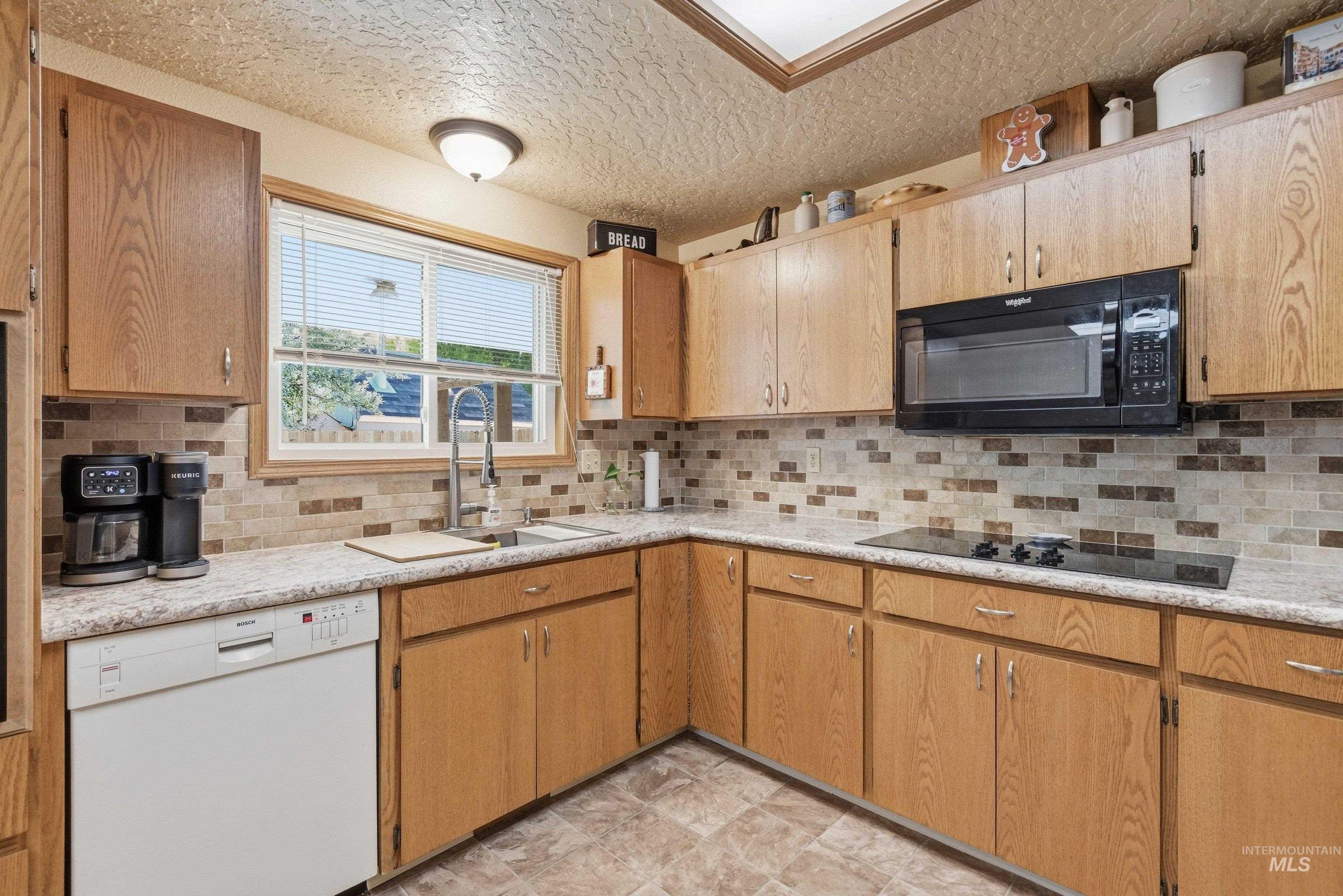 2020 S Juniper Street, Nampa, Idaho 83686, 3 Bedrooms, 2 Bathrooms, Residential For Sale, Price $369,900,MLS 98991630