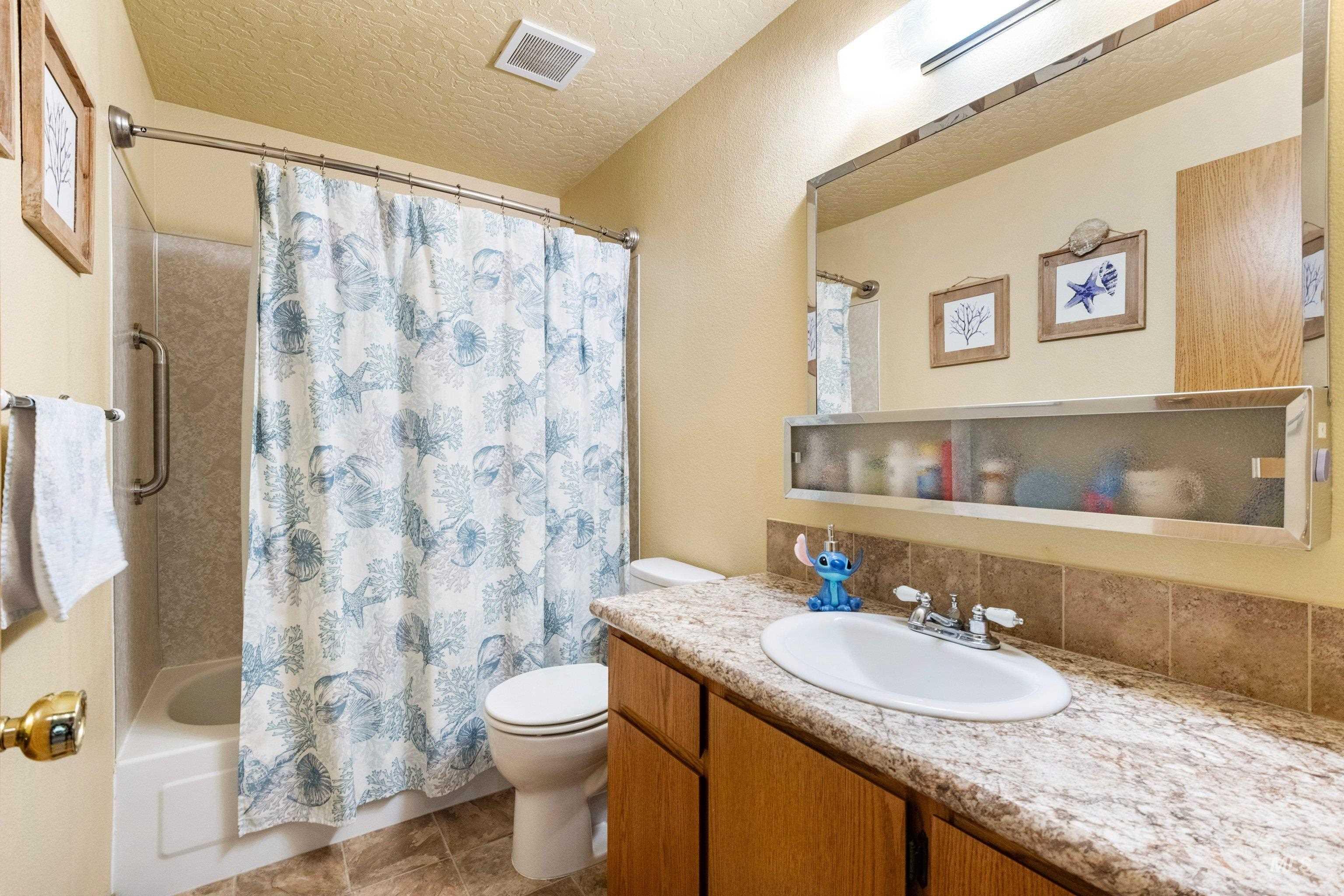 2020 S Juniper Street, Nampa, Idaho 83686, 3 Bedrooms, 2 Bathrooms, Residential For Sale, Price $369,900,MLS 98991630