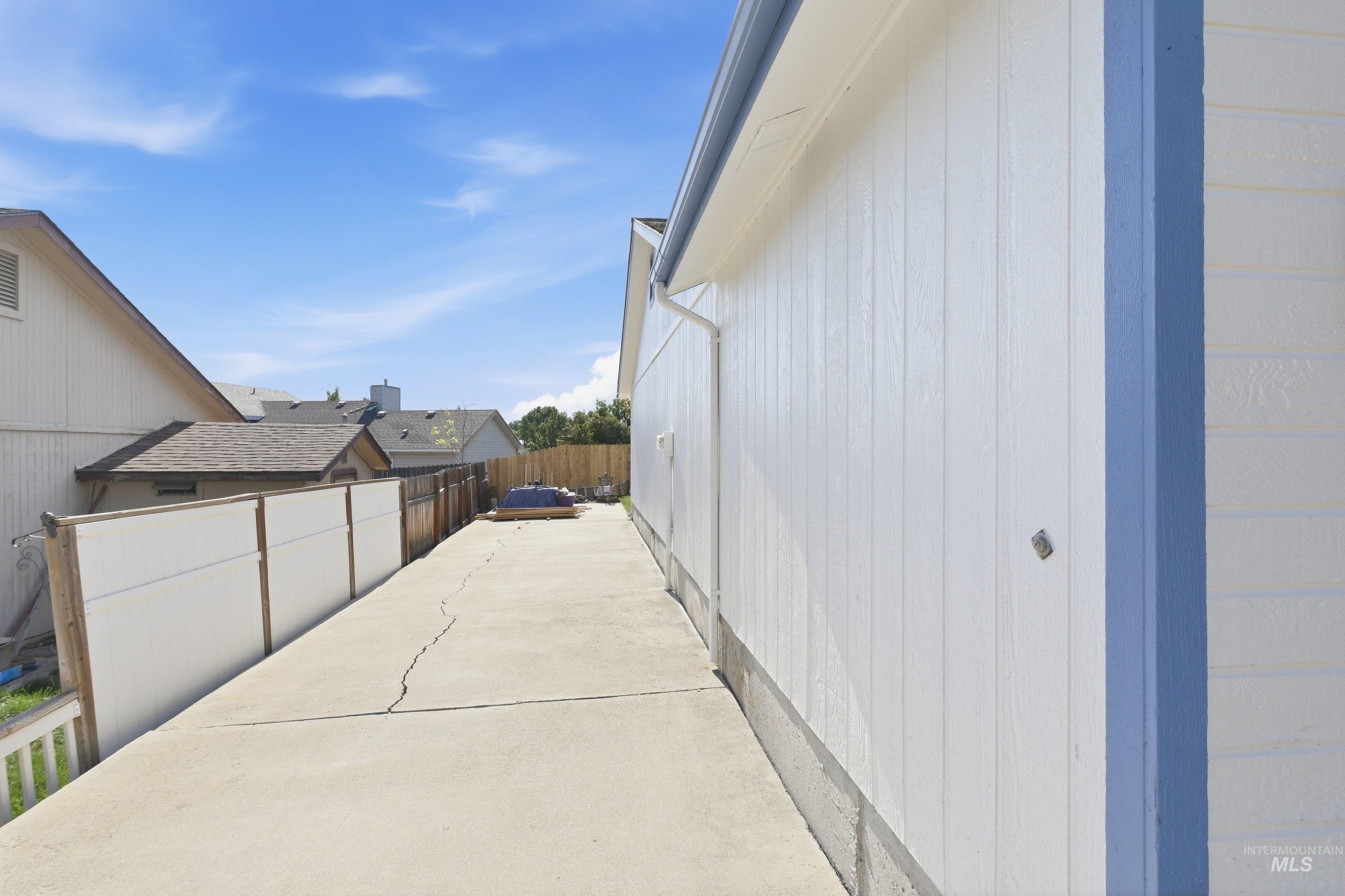 2020 S Juniper Street, Nampa, Idaho 83686, 3 Bedrooms, 2 Bathrooms, Residential For Sale, Price $369,900,MLS 98991630
