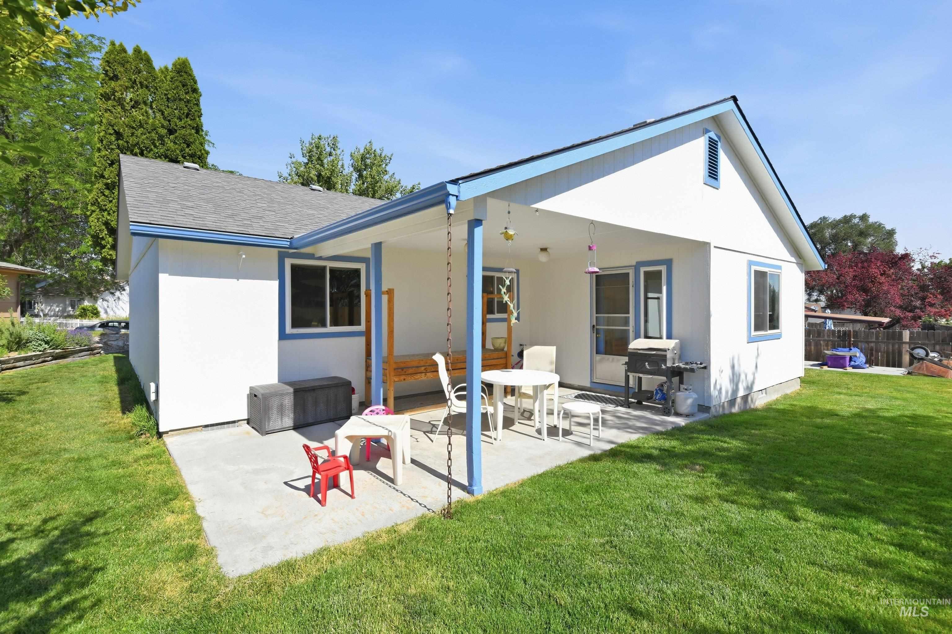 2020 S Juniper Street, Nampa, Idaho 83686, 3 Bedrooms, 2 Bathrooms, Residential For Sale, Price $369,900,MLS 98991630
