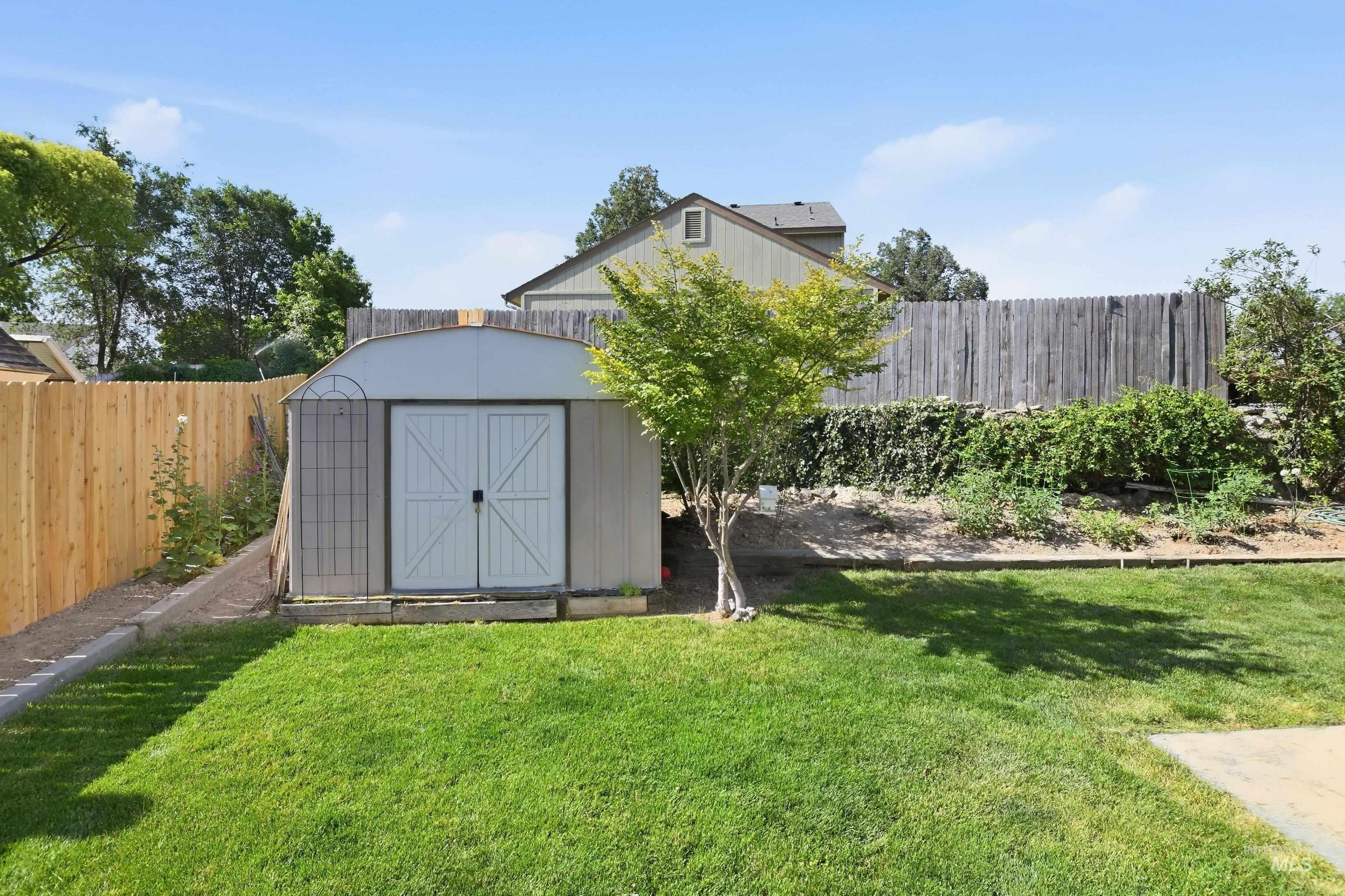 2020 S Juniper Street, Nampa, Idaho 83686, 3 Bedrooms, 2 Bathrooms, Residential For Sale, Price $369,900,MLS 98991630