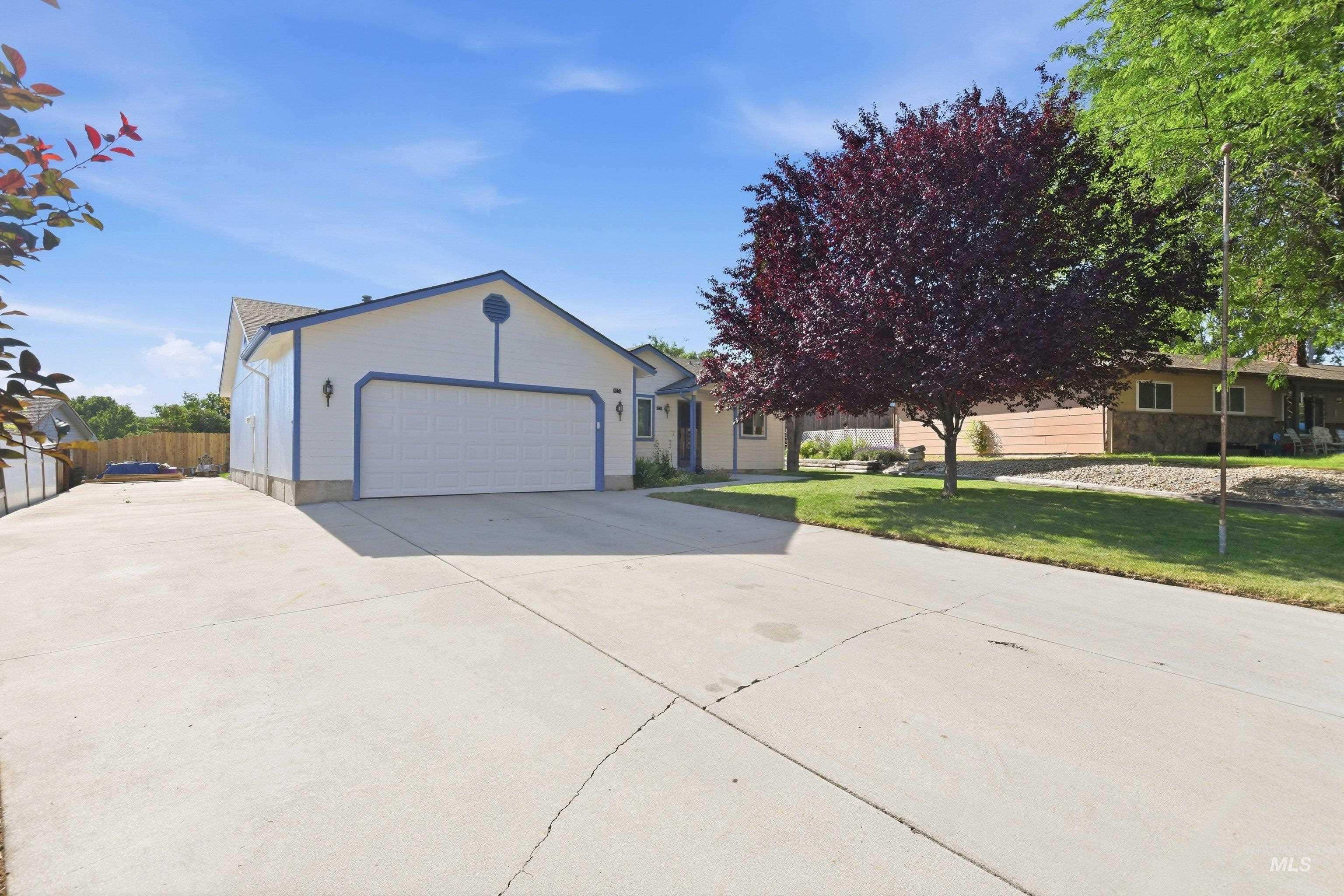 2020 S Juniper Street, Nampa, Idaho 83686, 3 Bedrooms, 2 Bathrooms, Residential For Sale, Price $369,900,MLS 98991630