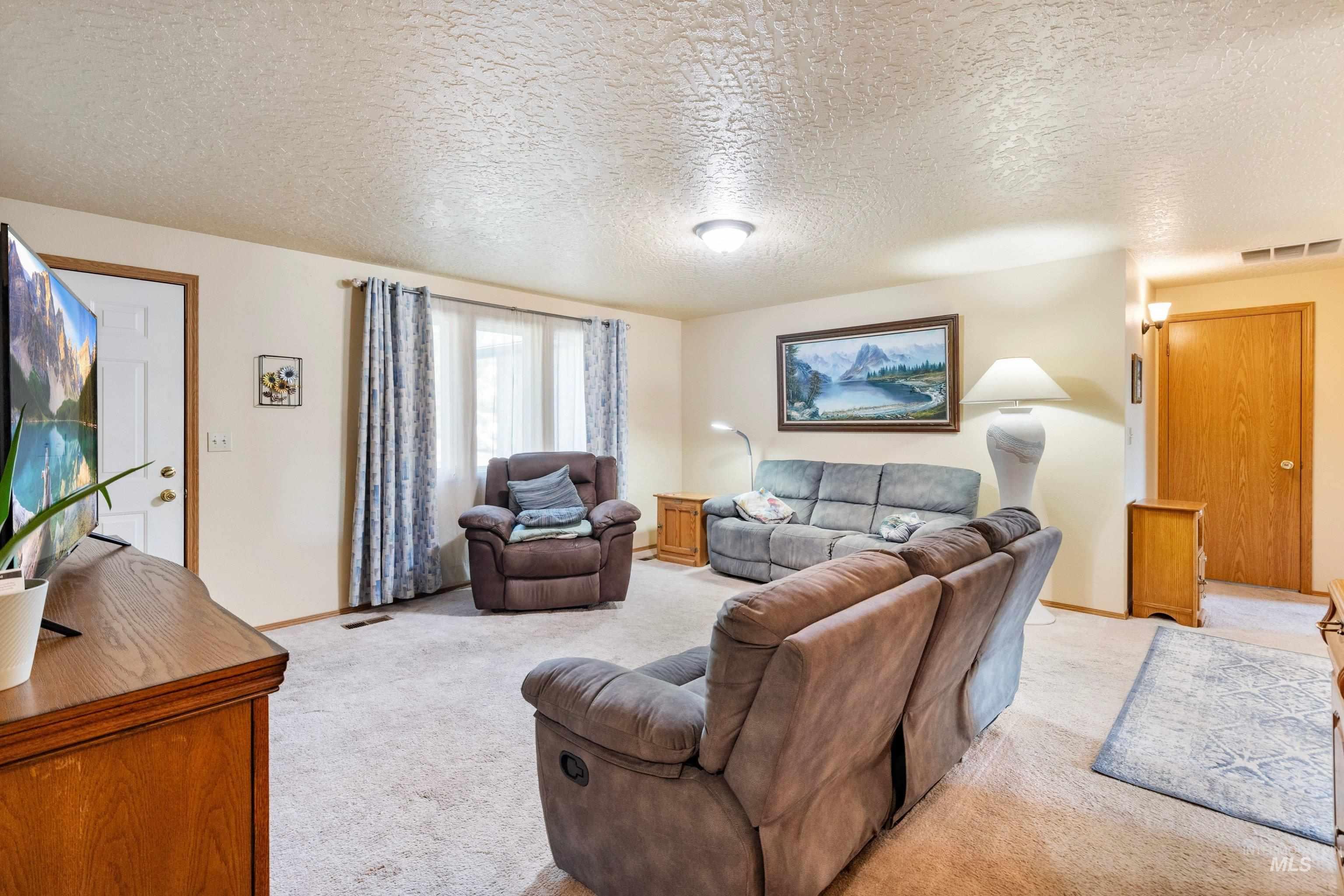 2020 S Juniper Street, Nampa, Idaho 83686, 3 Bedrooms, 2 Bathrooms, Residential For Sale, Price $369,900,MLS 98991630