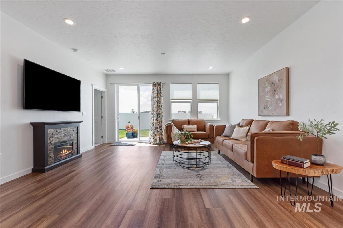 14661 Wing Spread Dr, Caldwell, Idaho 83607, 3 Bedrooms, 2 Bathrooms, Residential For Sale, Price $369,000,MLS 98991632