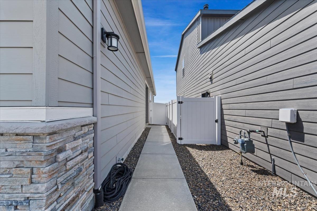 14661 Wing Spread Dr, Caldwell, Idaho 83607, 3 Bedrooms, 2 Bathrooms, Residential For Sale, Price $369,000,MLS 98991632