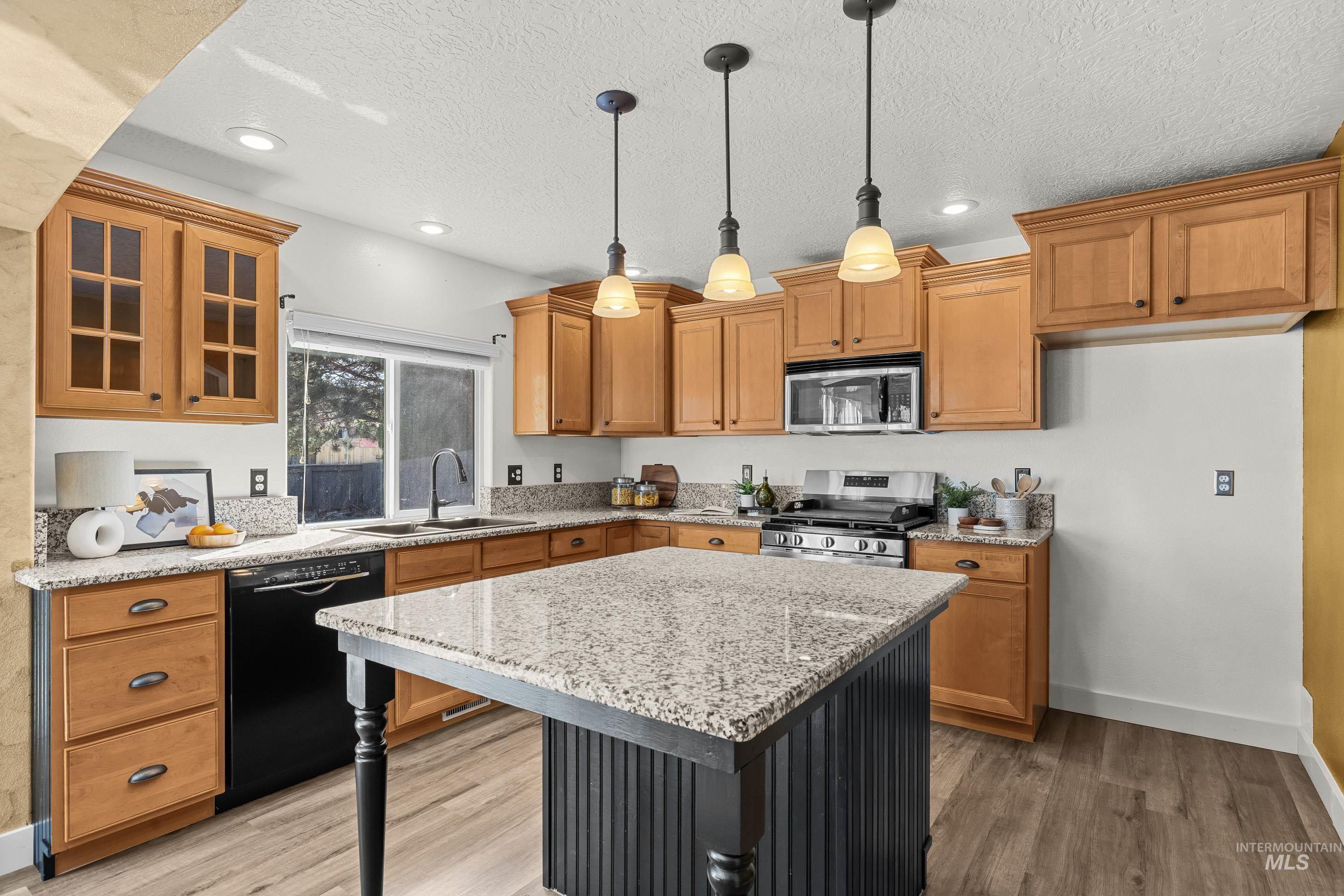 5036 E Fescue Dr, Boise, Idaho 83716, 4 Bedrooms, 2.5 Bathrooms, Residential For Sale, Price $649,900,MLS 98991633