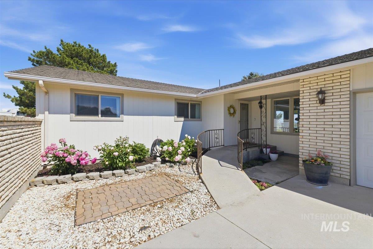 14110 Towers Dr, Caldwell, Idaho 83607, 3 Bedrooms, 2 Bathrooms, Residential For Sale, Price $539,900,MLS 98991634