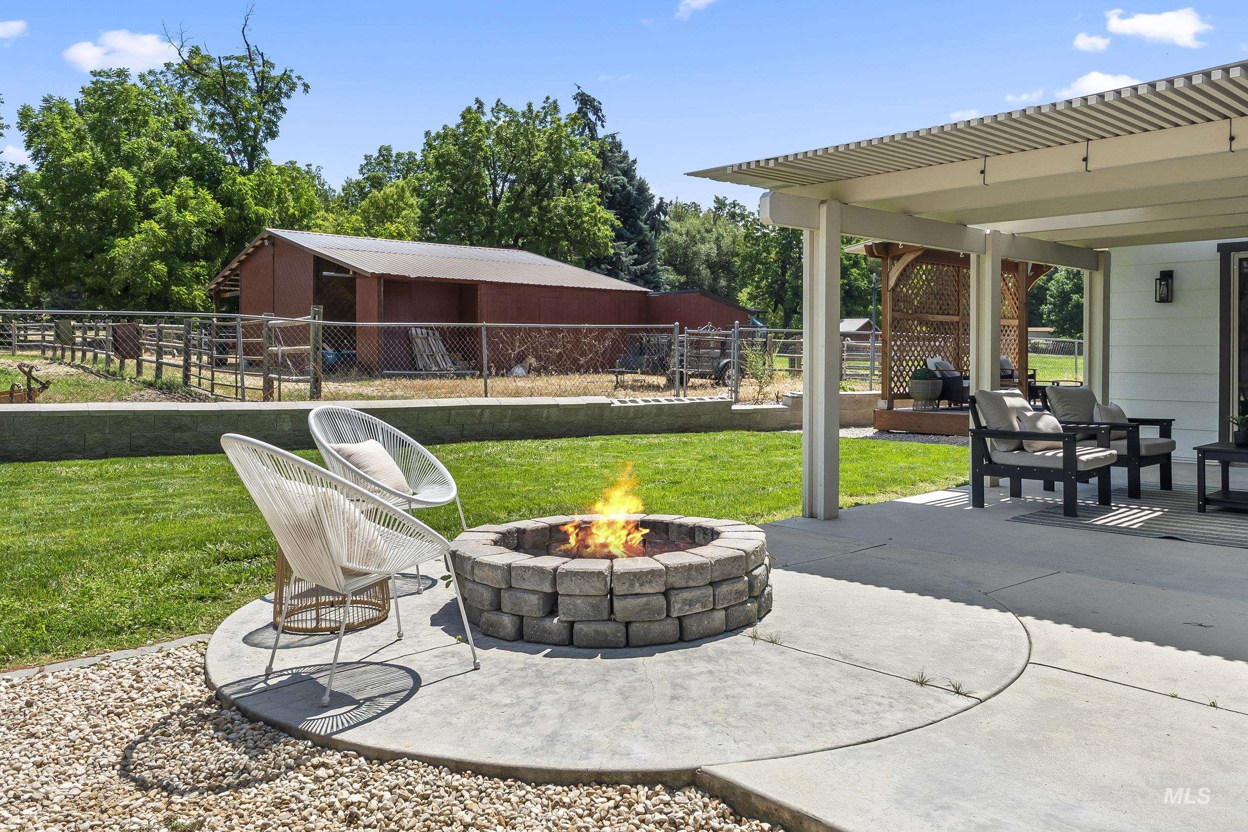 6482 N Portsmouth Ave, Boise, Idaho 83714-6114, 3 Bedrooms, 2 Bathrooms, Residential For Sale, Price $495,000,MLS 98991636