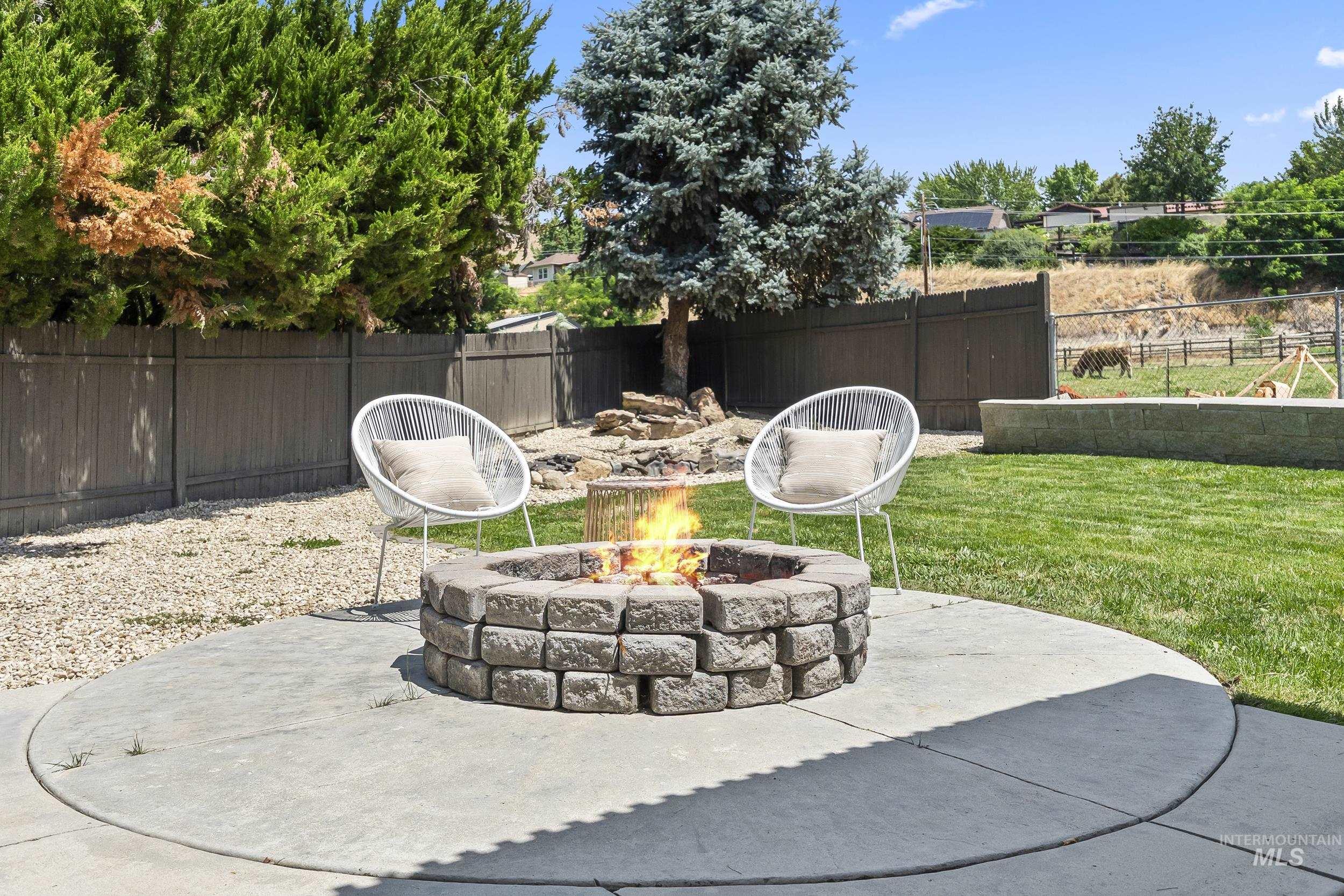 6482 N Portsmouth Ave, Boise, Idaho 83714-6114, 3 Bedrooms, 2 Bathrooms, Residential For Sale, Price $495,000,MLS 98991636