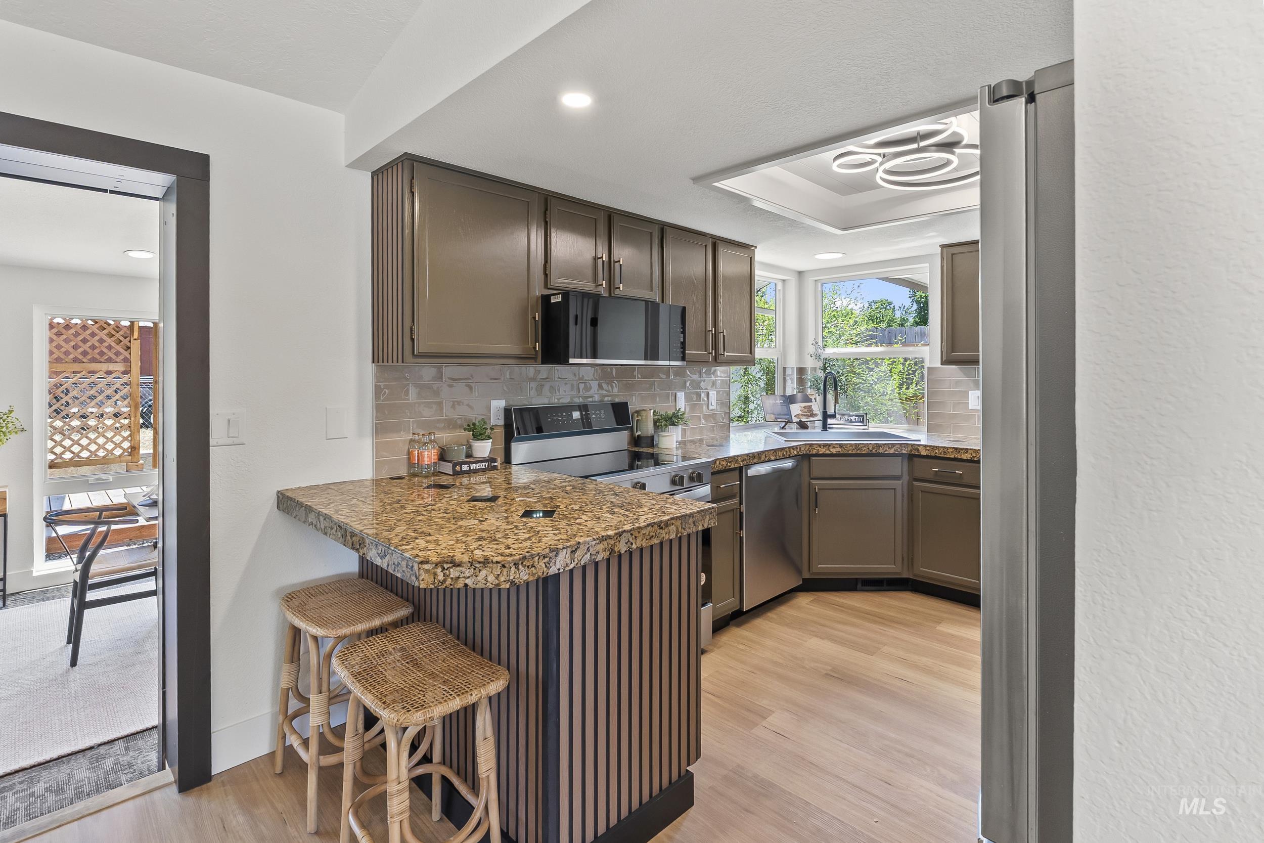 6482 N Portsmouth Ave, Boise, Idaho 83714-6114, 3 Bedrooms, 2 Bathrooms, Residential For Sale, Price $495,000,MLS 98991636