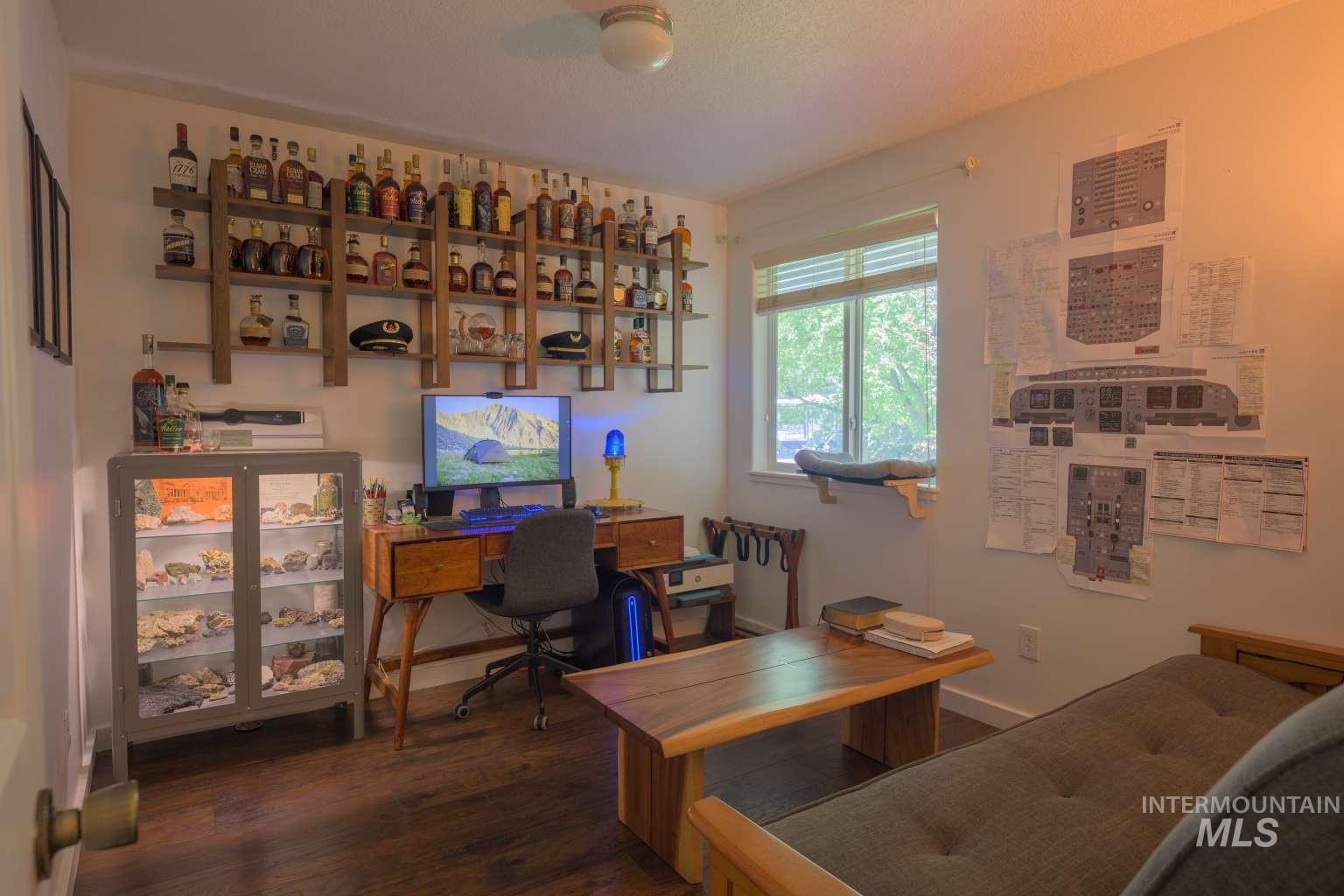 1021 Cherry Hill Dr, Hailey, Idaho 83333, 3 Bedrooms, 2 Bathrooms, Residential For Sale, Price $650,000,MLS 98991637
