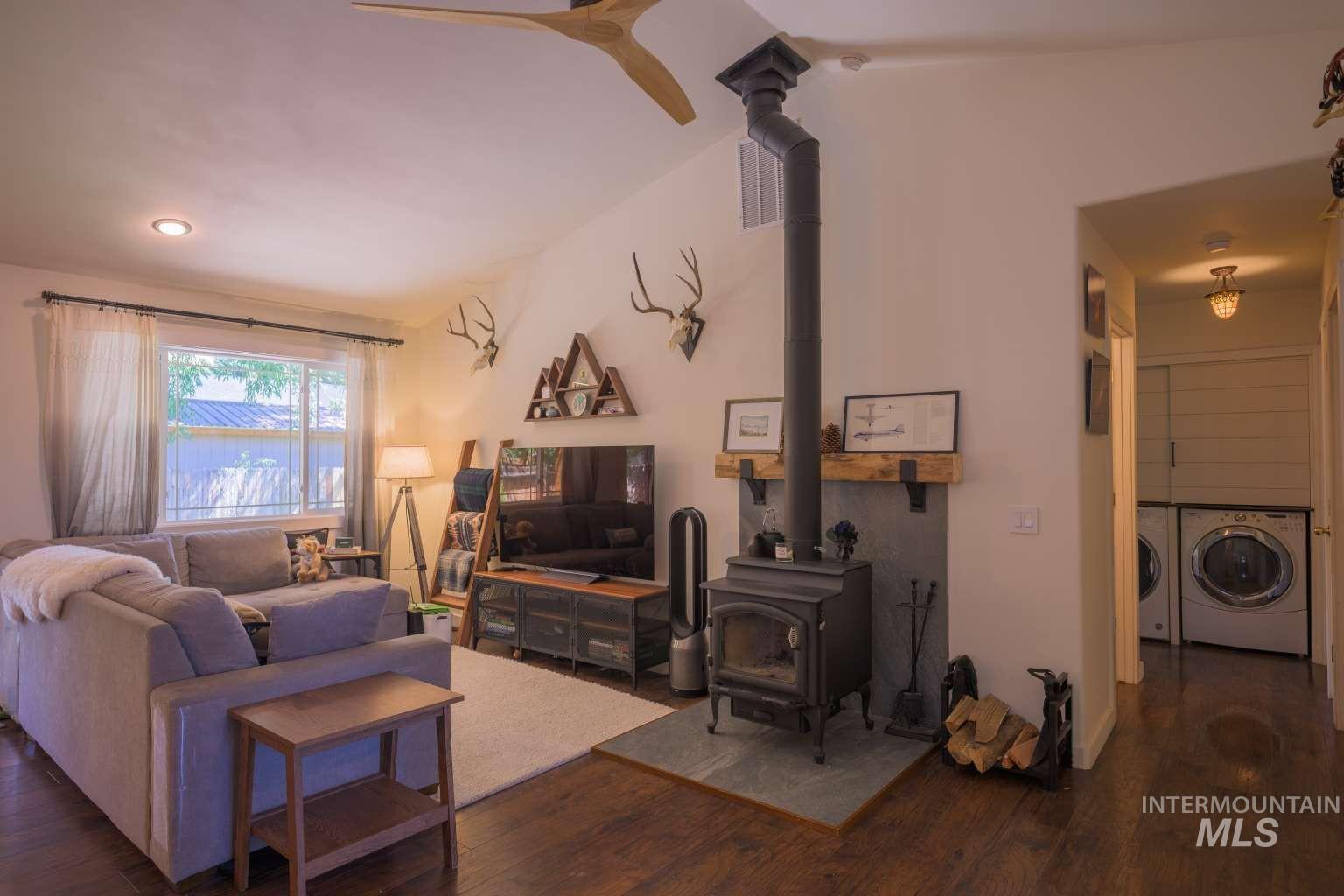 1021 Cherry Hill Dr, Hailey, Idaho 83333, 3 Bedrooms, 2 Bathrooms, Residential For Sale, Price $650,000,MLS 98991637