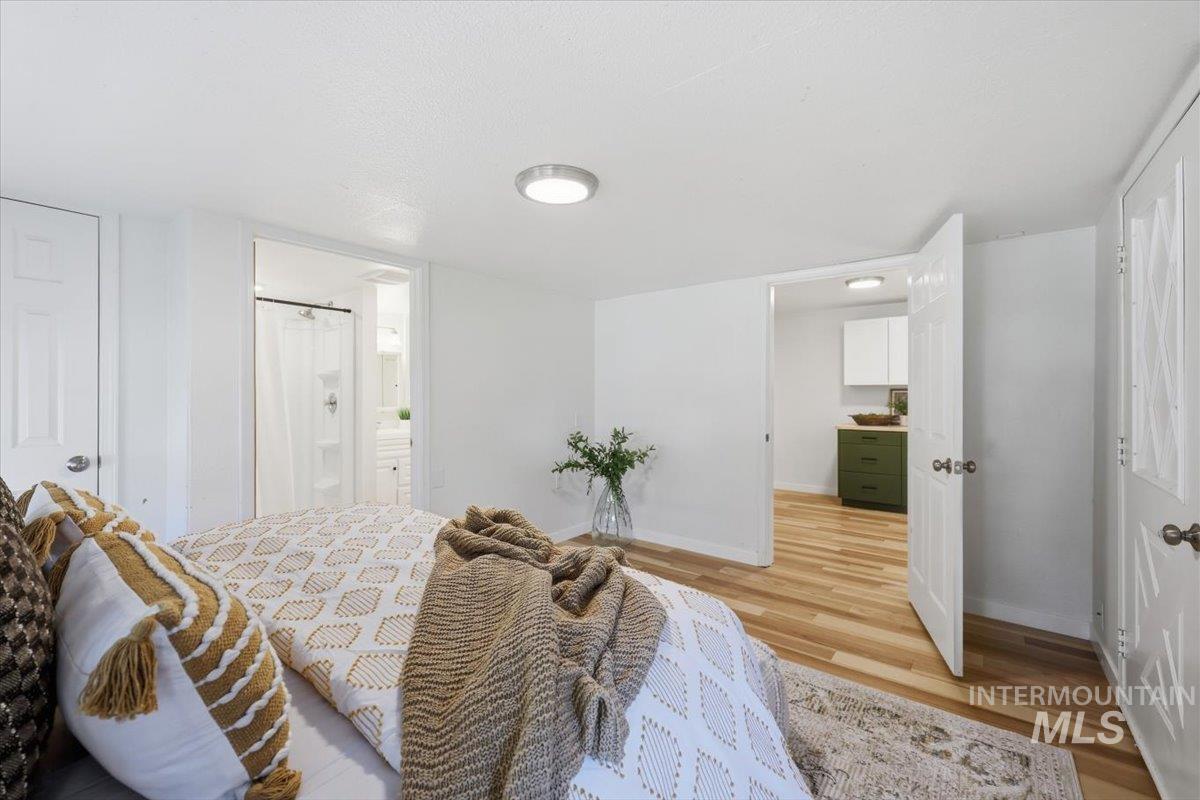 2117 N Raymond St, Boise, Idaho 83704, 3 Bedrooms, 2 Bathrooms, Residential For Sale, Price $425,000,MLS 98991638