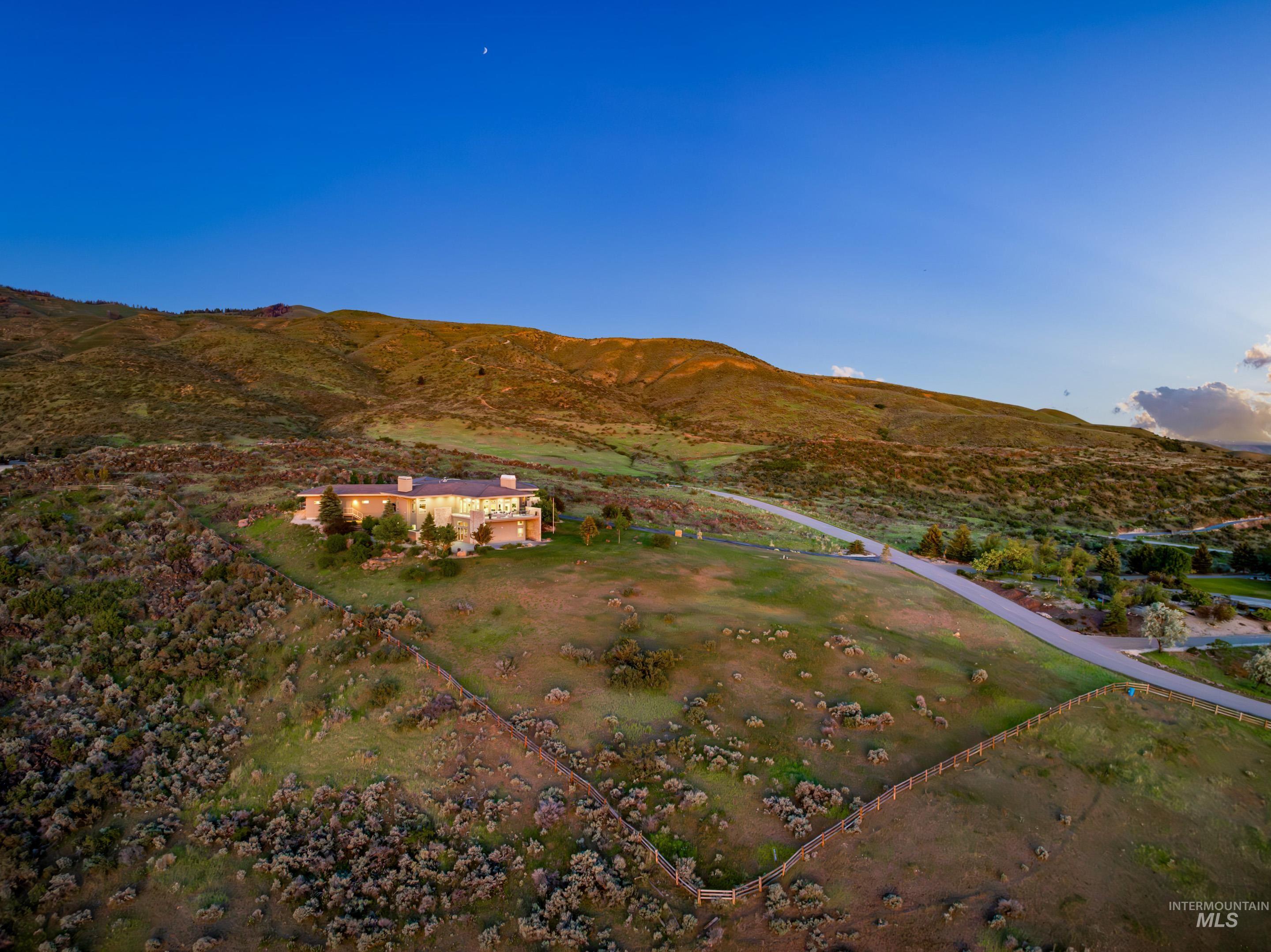 6329 E Wildhorse Ln, Boise, Idaho 83712, 4 Bedrooms, 4.5 Bathrooms, Residential For Sale, Price $2,699,900,MLS 98991644